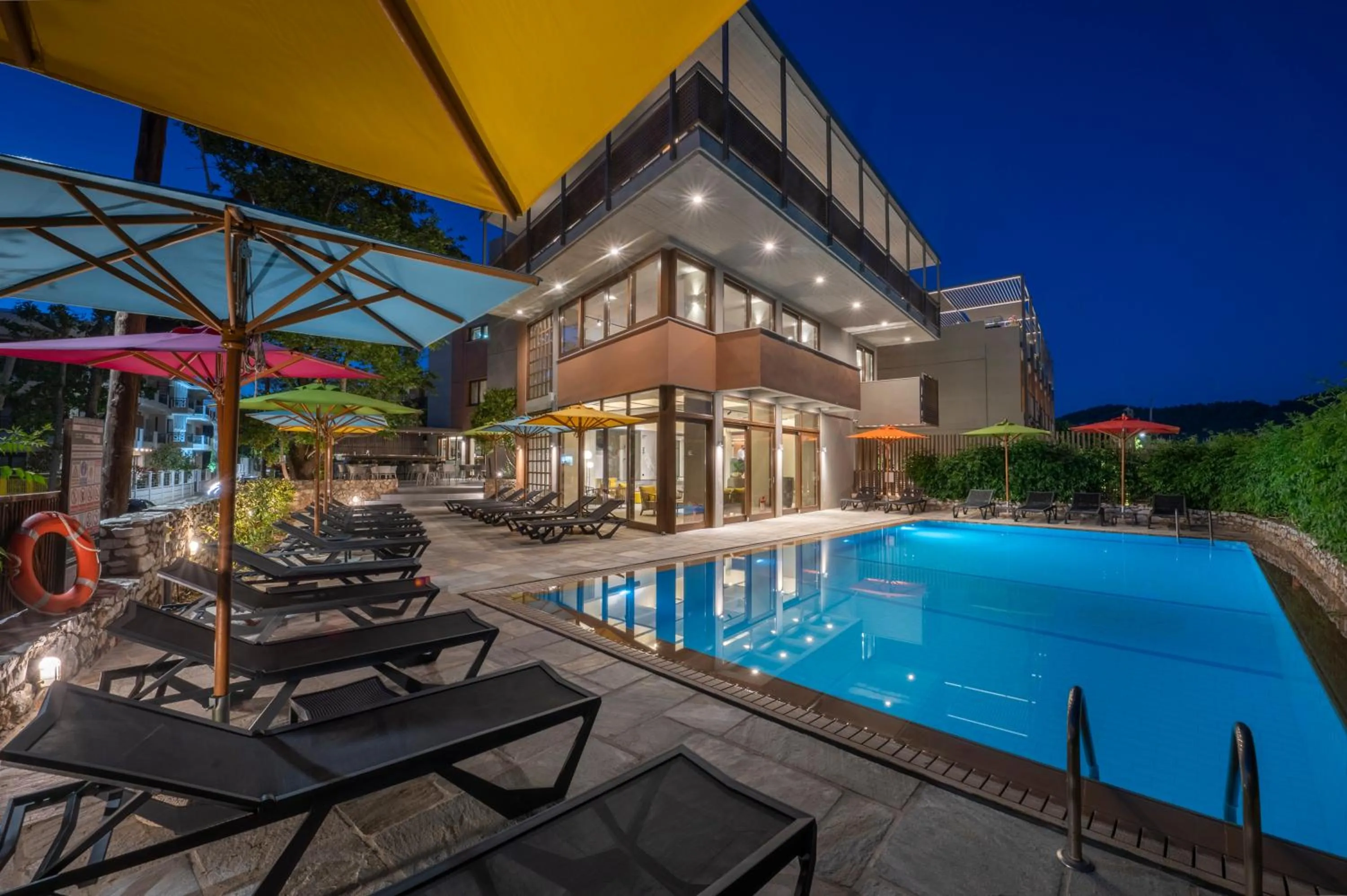 Swimming pool in Alkyon