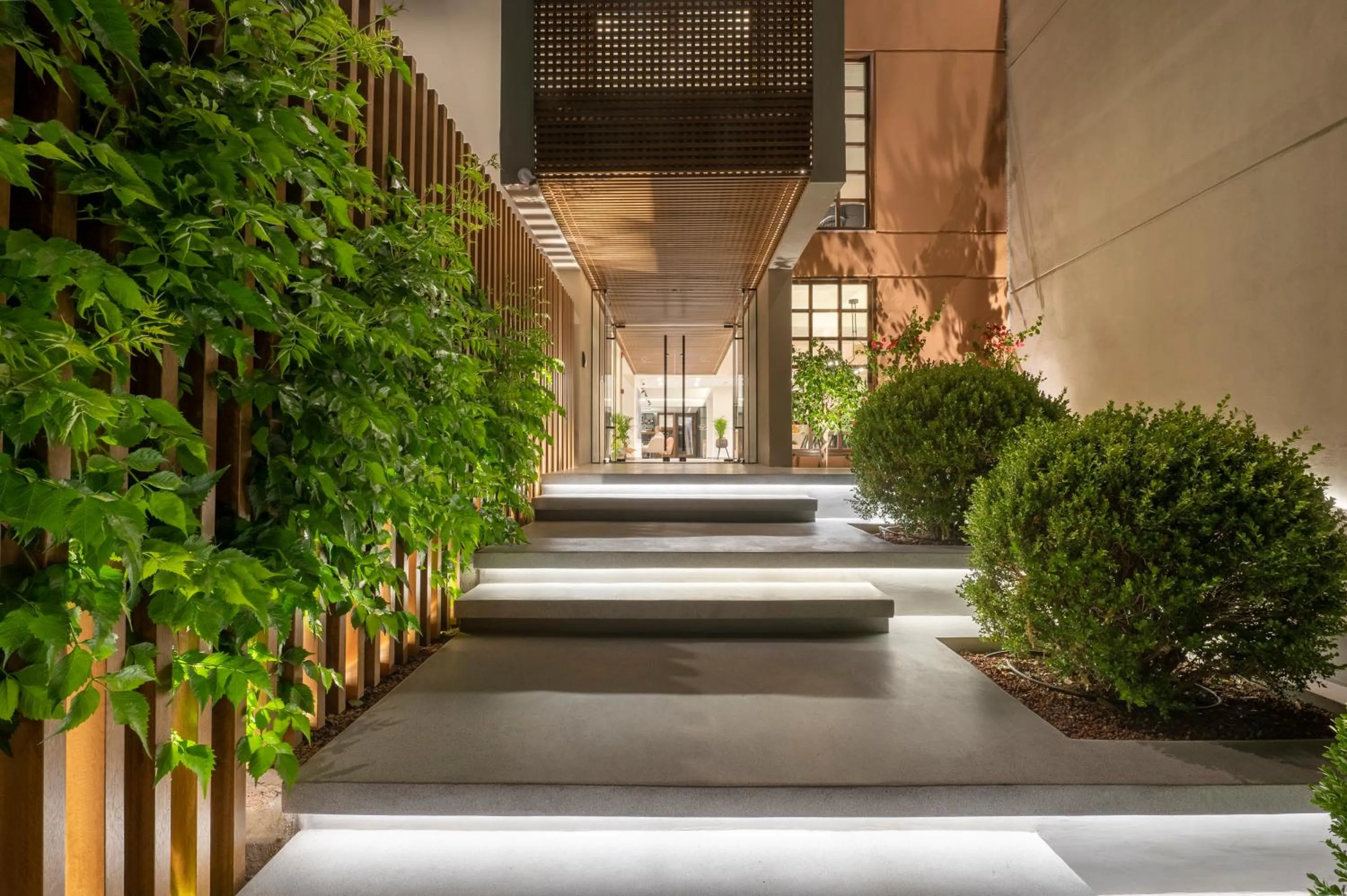 Property building in Alkyon