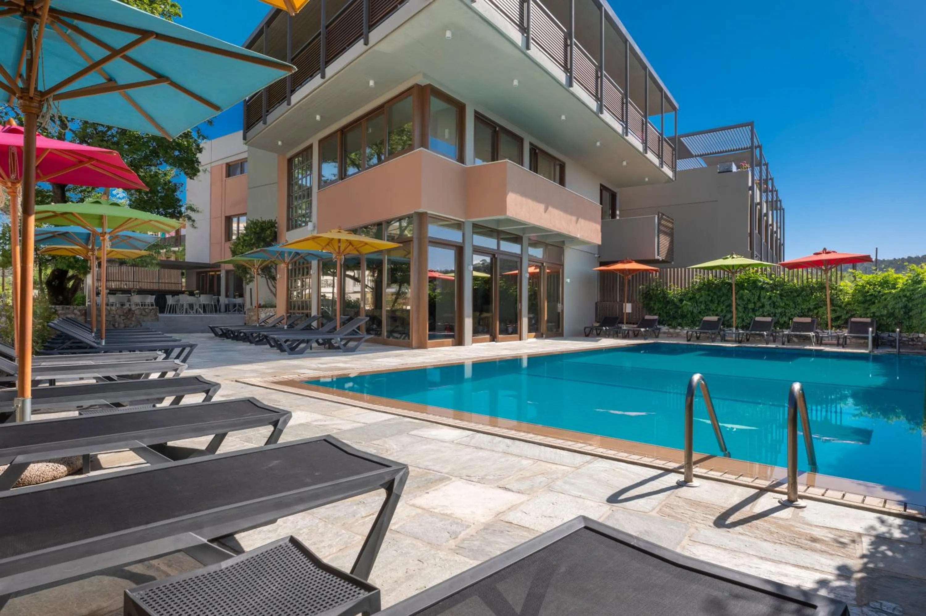 Swimming pool in Alkyon