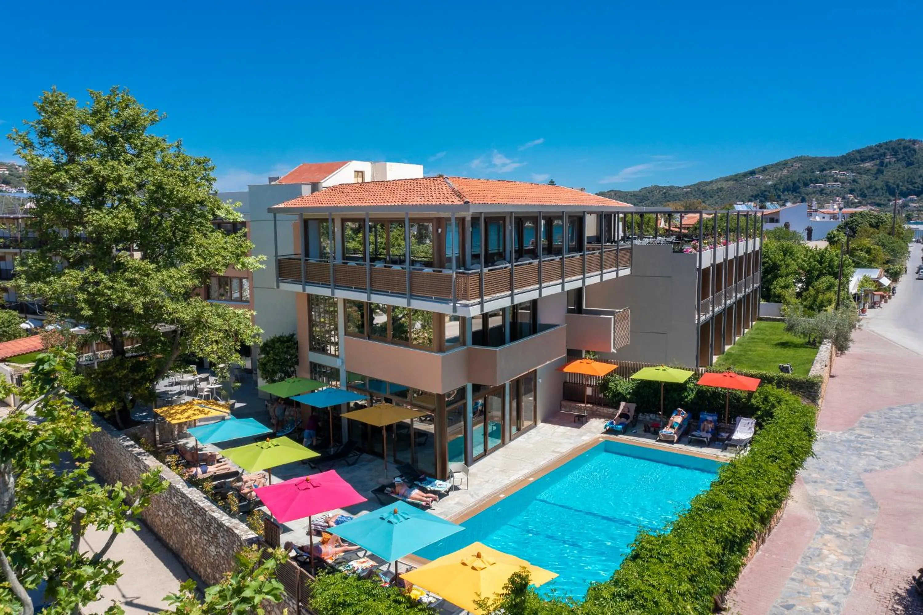 Property building in Alkyon