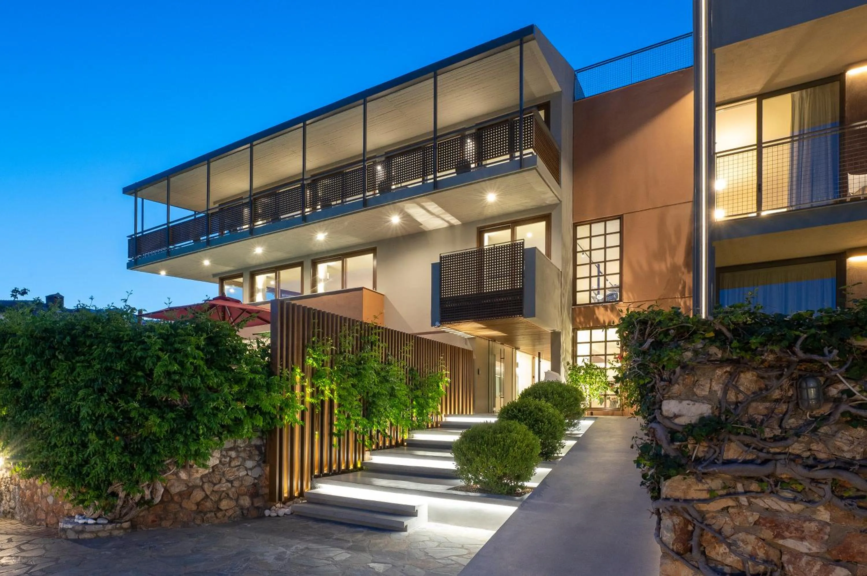 Property building in Alkyon