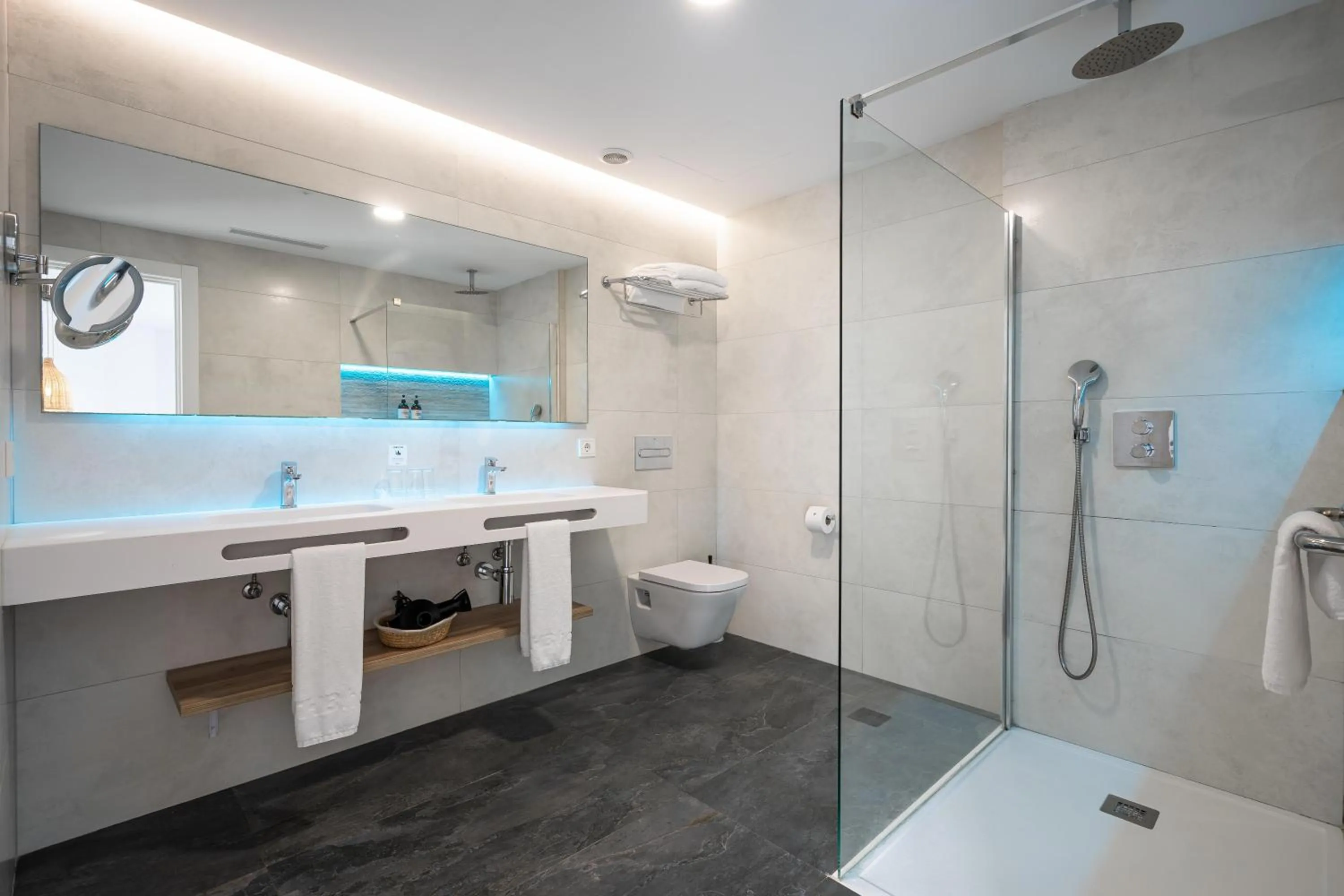 Shower in Hotel THB Gran Bahía