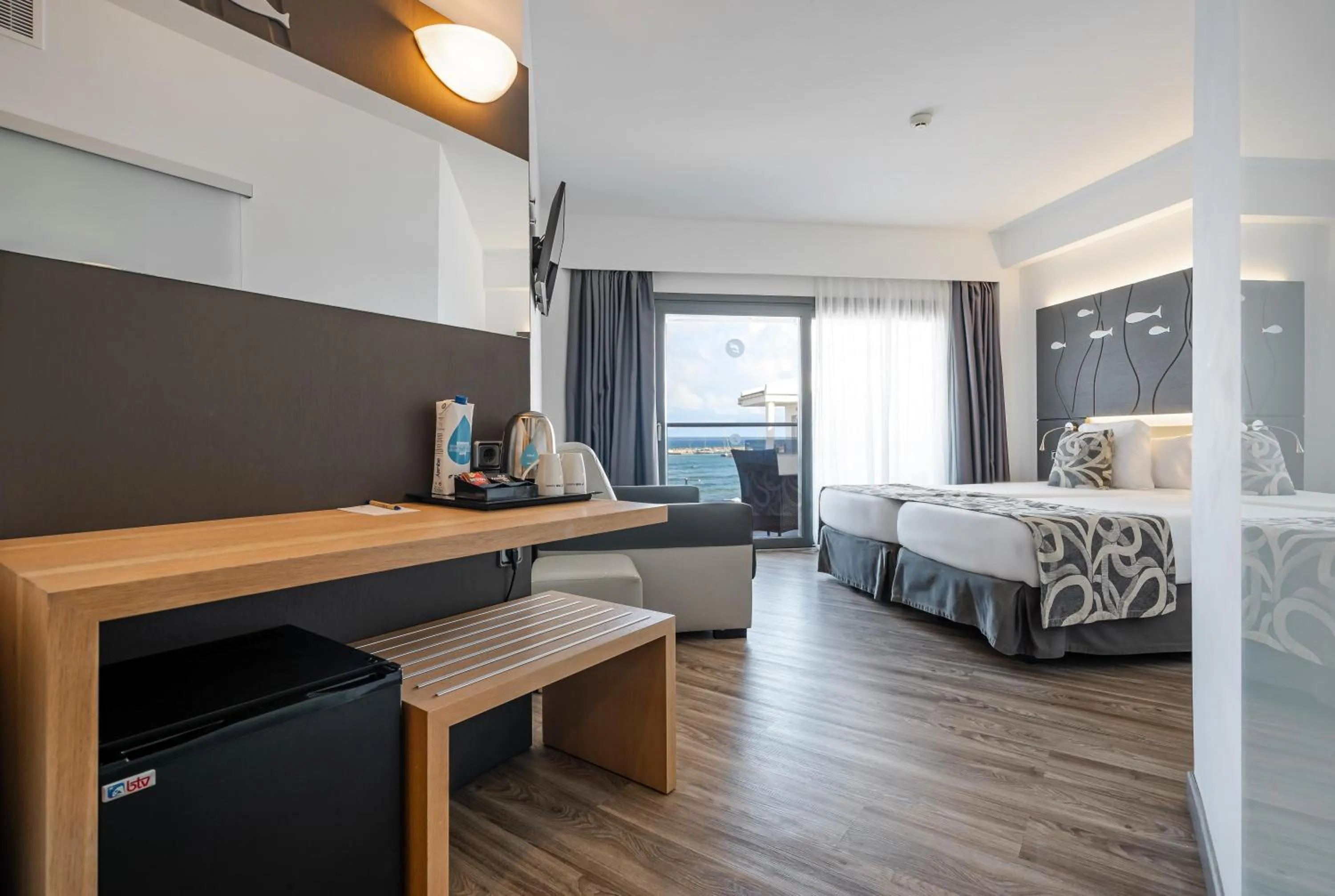 Photo of the whole room, Bed in Hotel THB Gran Bahía