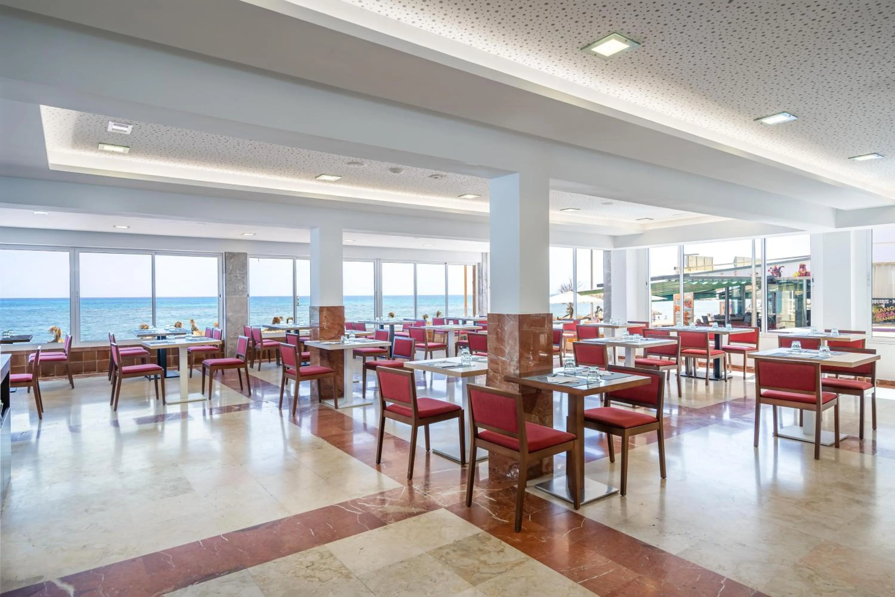 Restaurant/places to eat in Hotel THB Gran Bahía