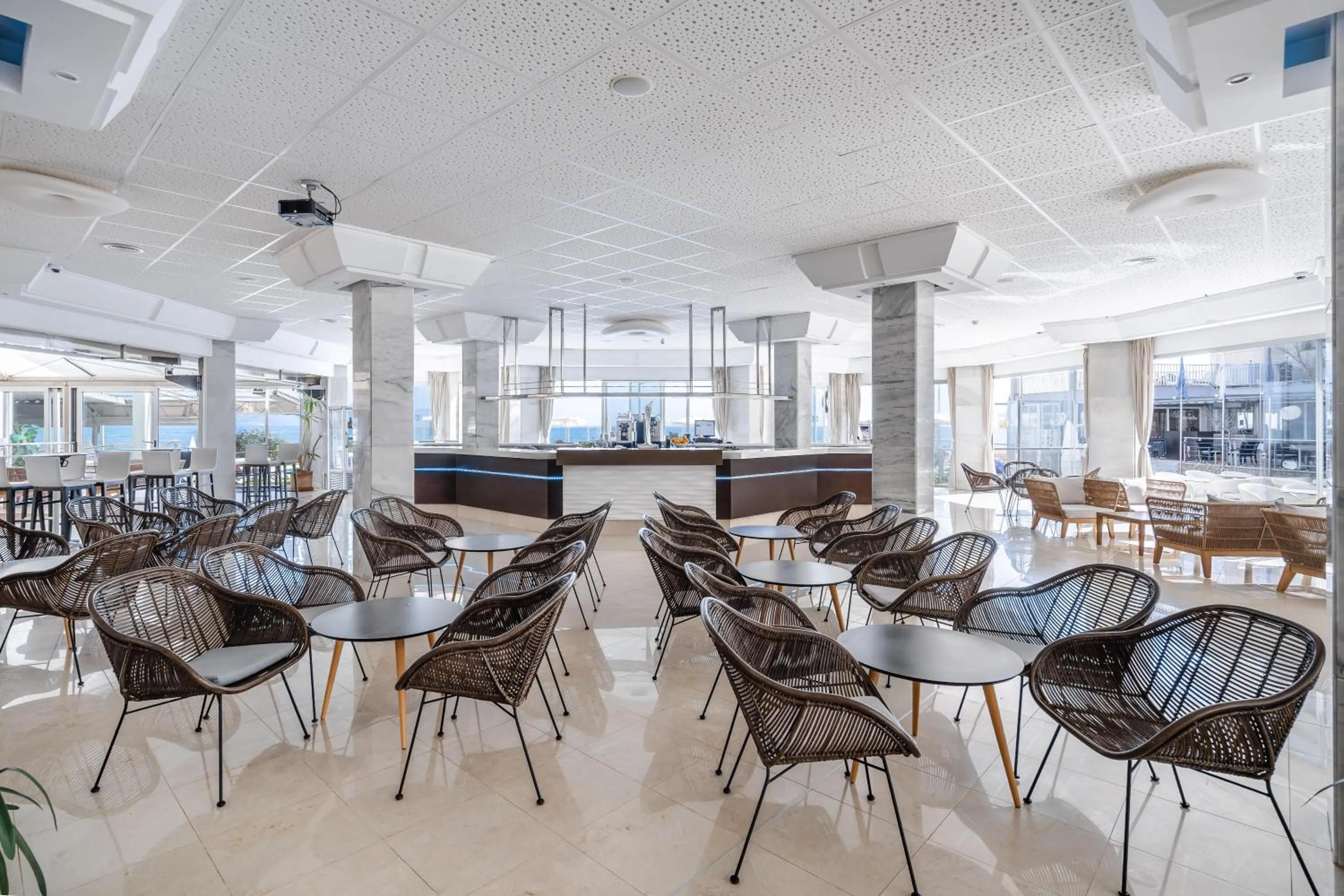 Lounge or bar in Hotel THB Gran Bahía