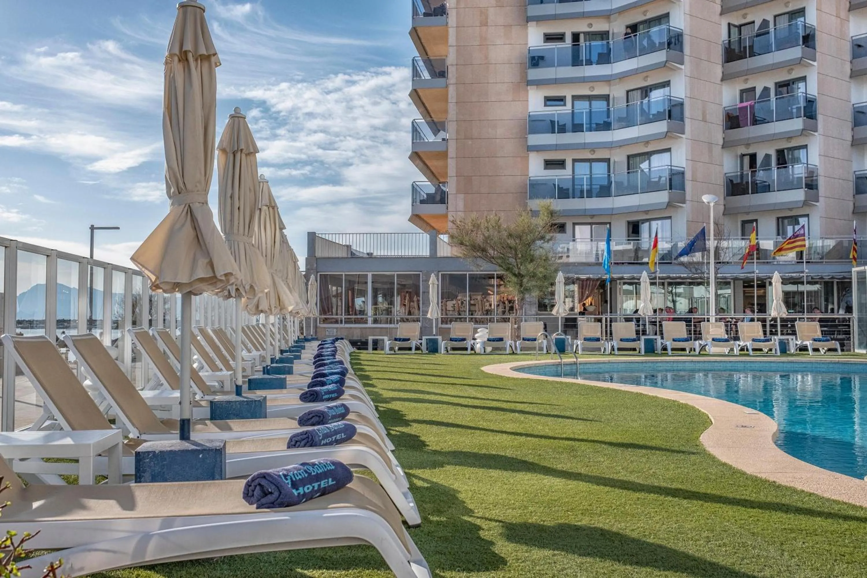 Swimming pool in Hotel THB Gran Bahía