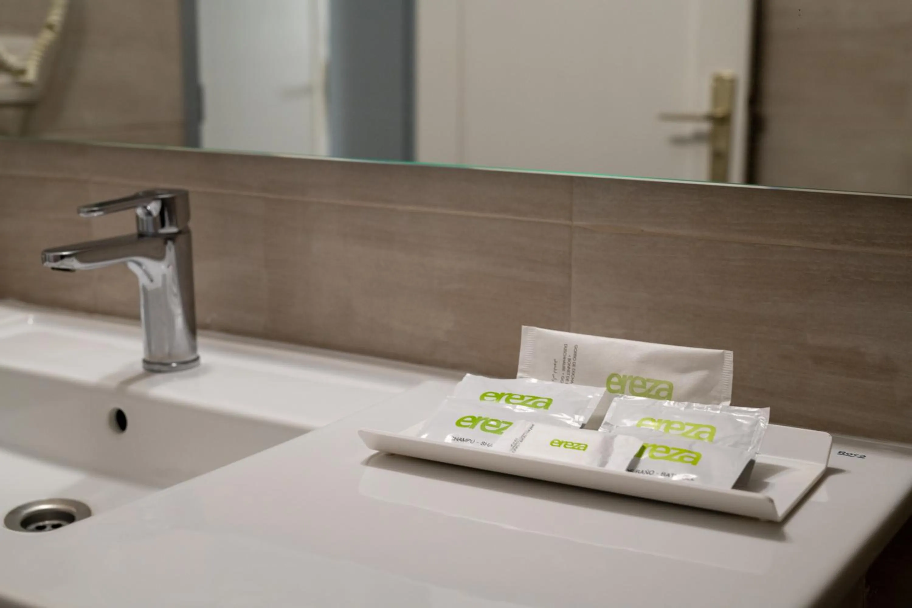 Bathroom in Ereza Apartamentos Los Hibiscos - Adults Only