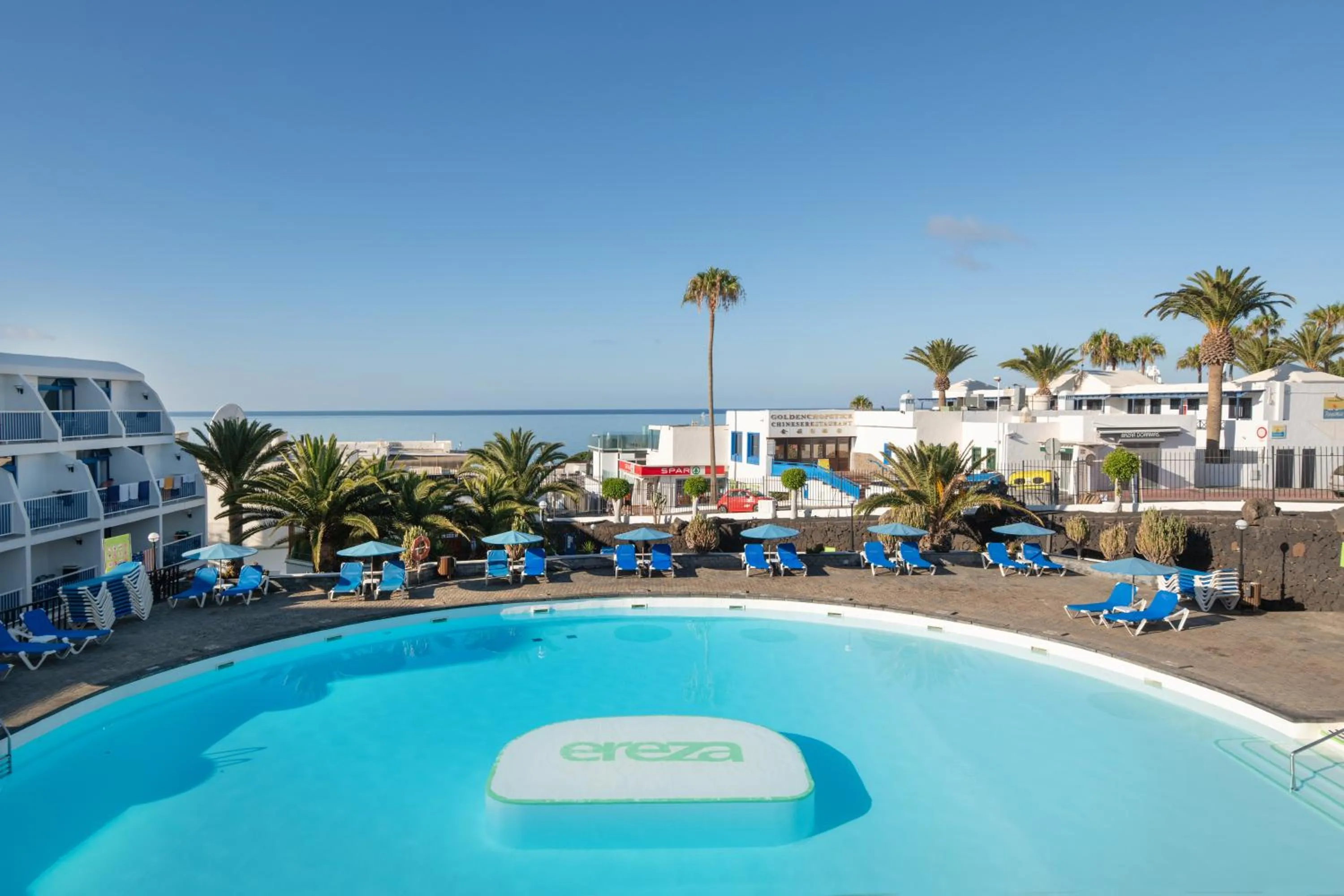 Swimming pool in Ereza Apartamentos Los Hibiscos - Adults Only