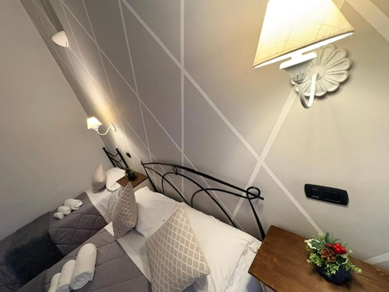 Decorative detail, Bed in DIMORA di ACANTO