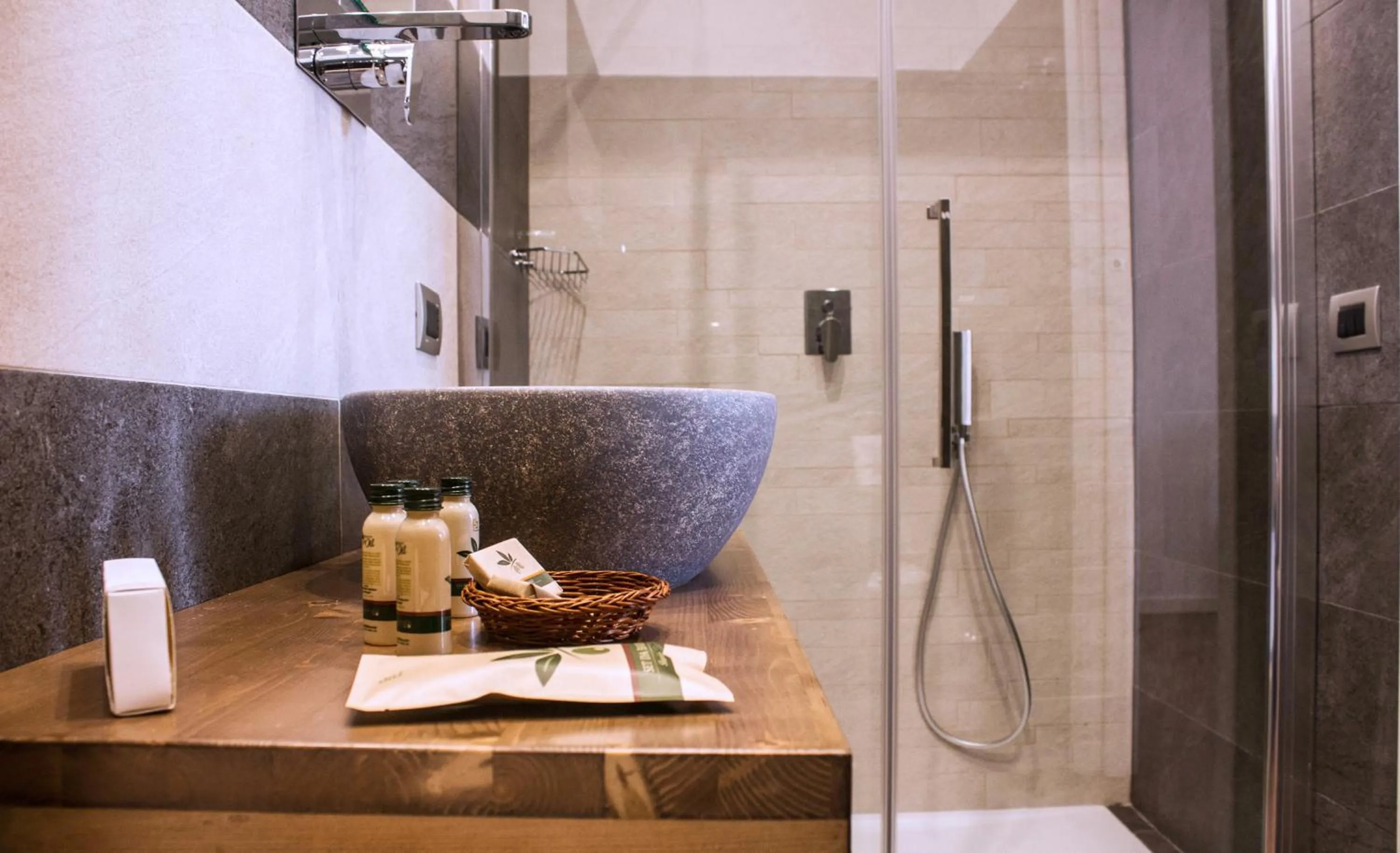 Bathroom in Agora’ dei Mille