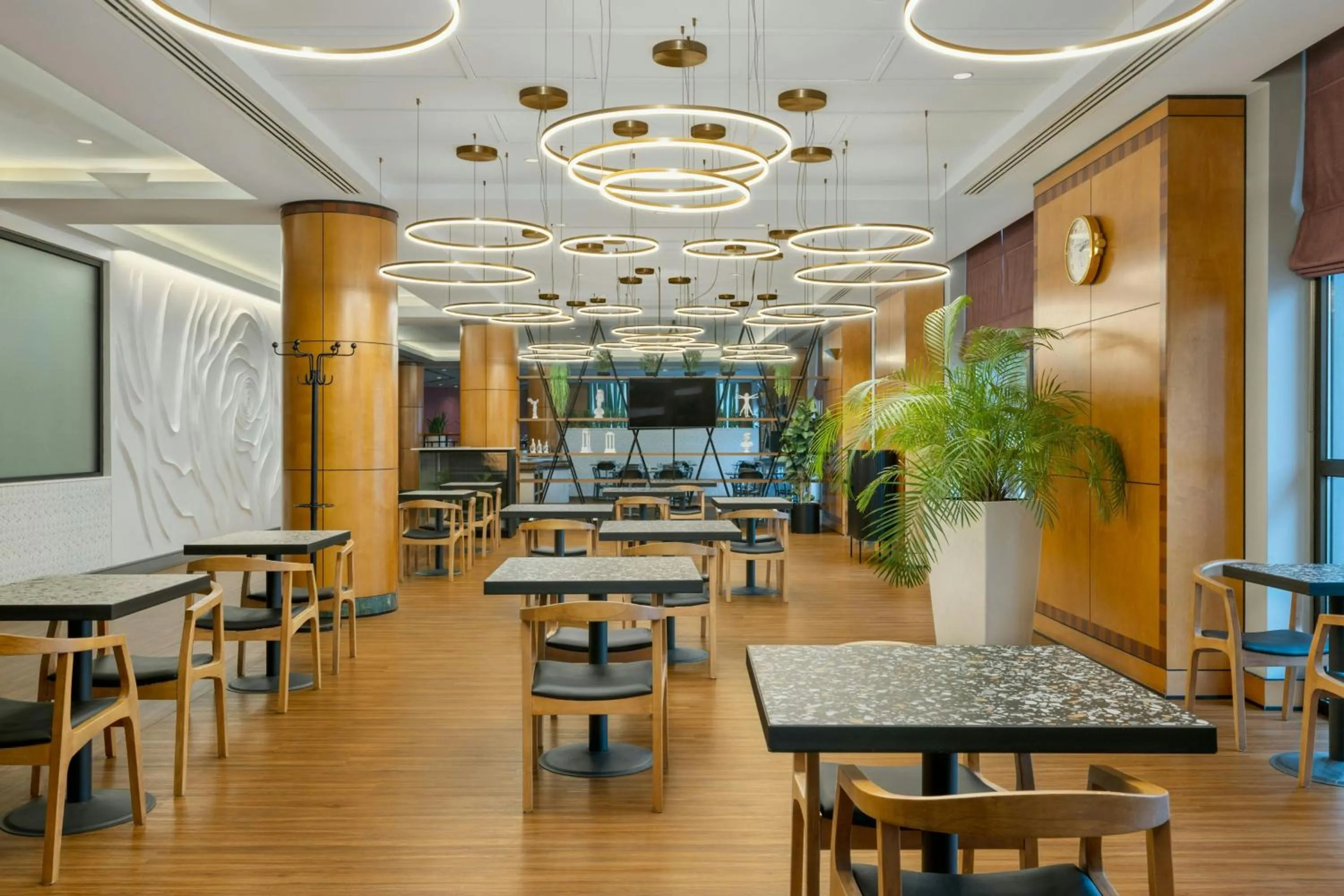 Restaurant/places to eat in Courtyard by Marriott Tbilisi
