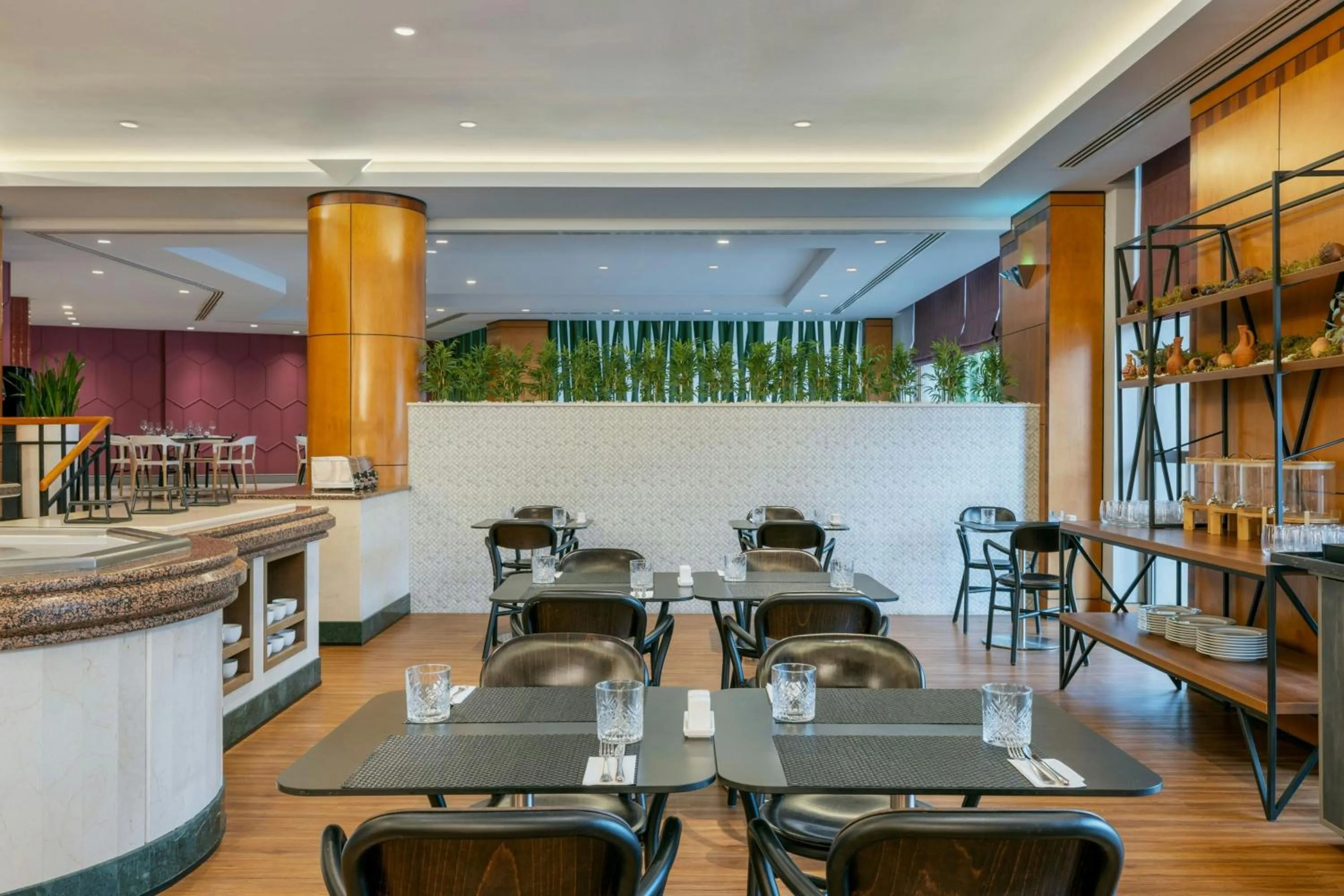 Restaurant/places to eat in Courtyard by Marriott Tbilisi