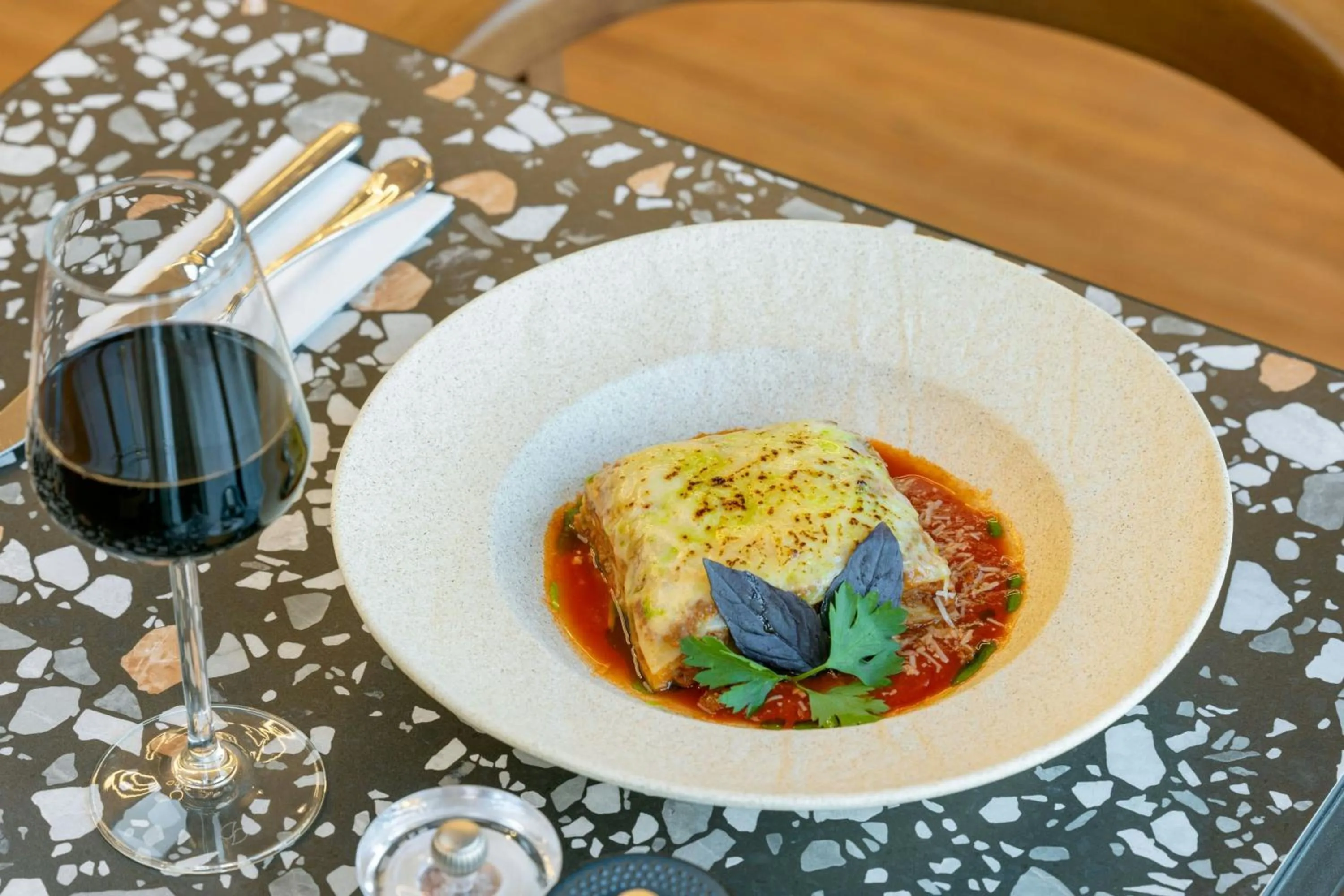 Restaurant/places to eat in Courtyard by Marriott Tbilisi