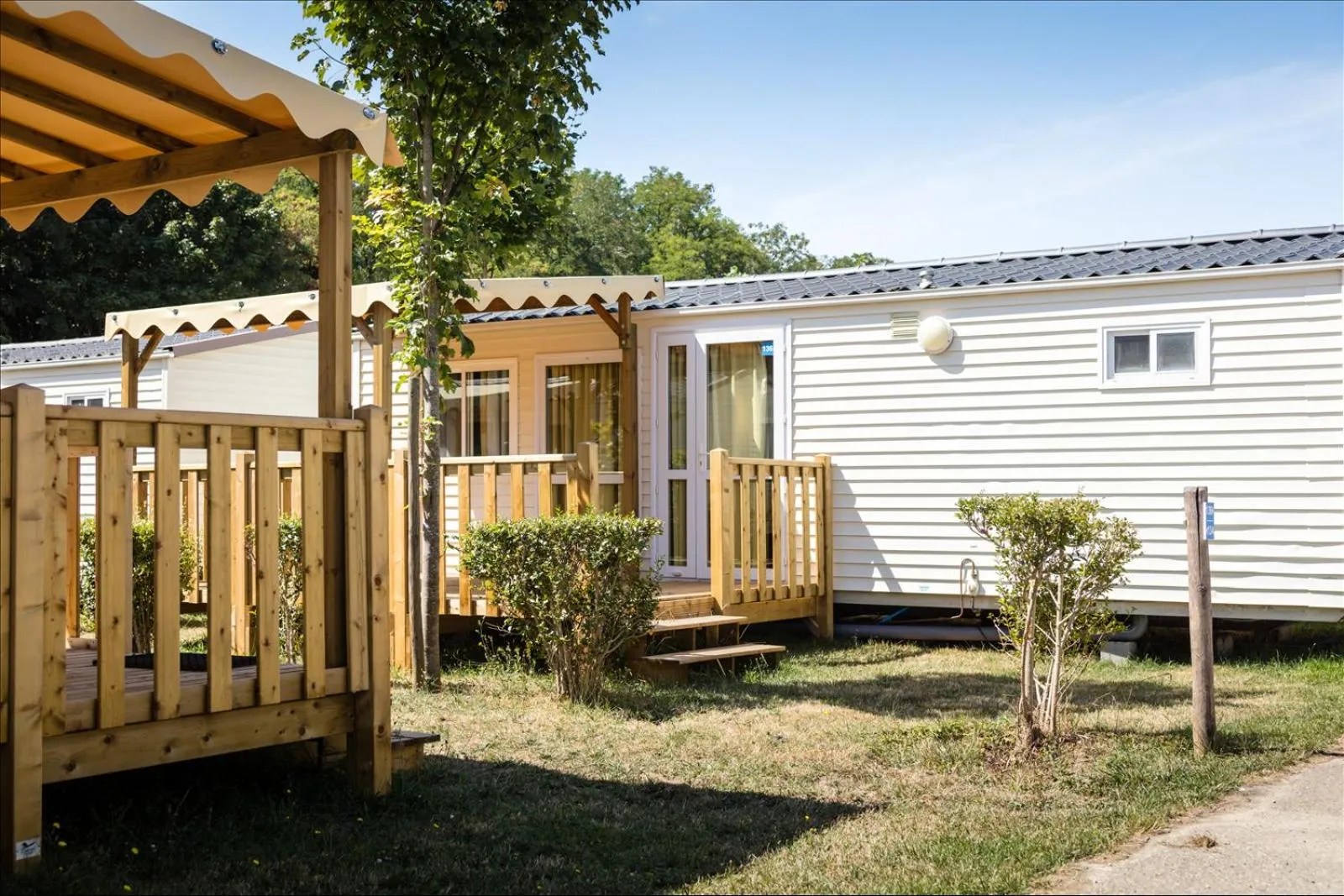 Facade/entrance in Camping Paris-Est