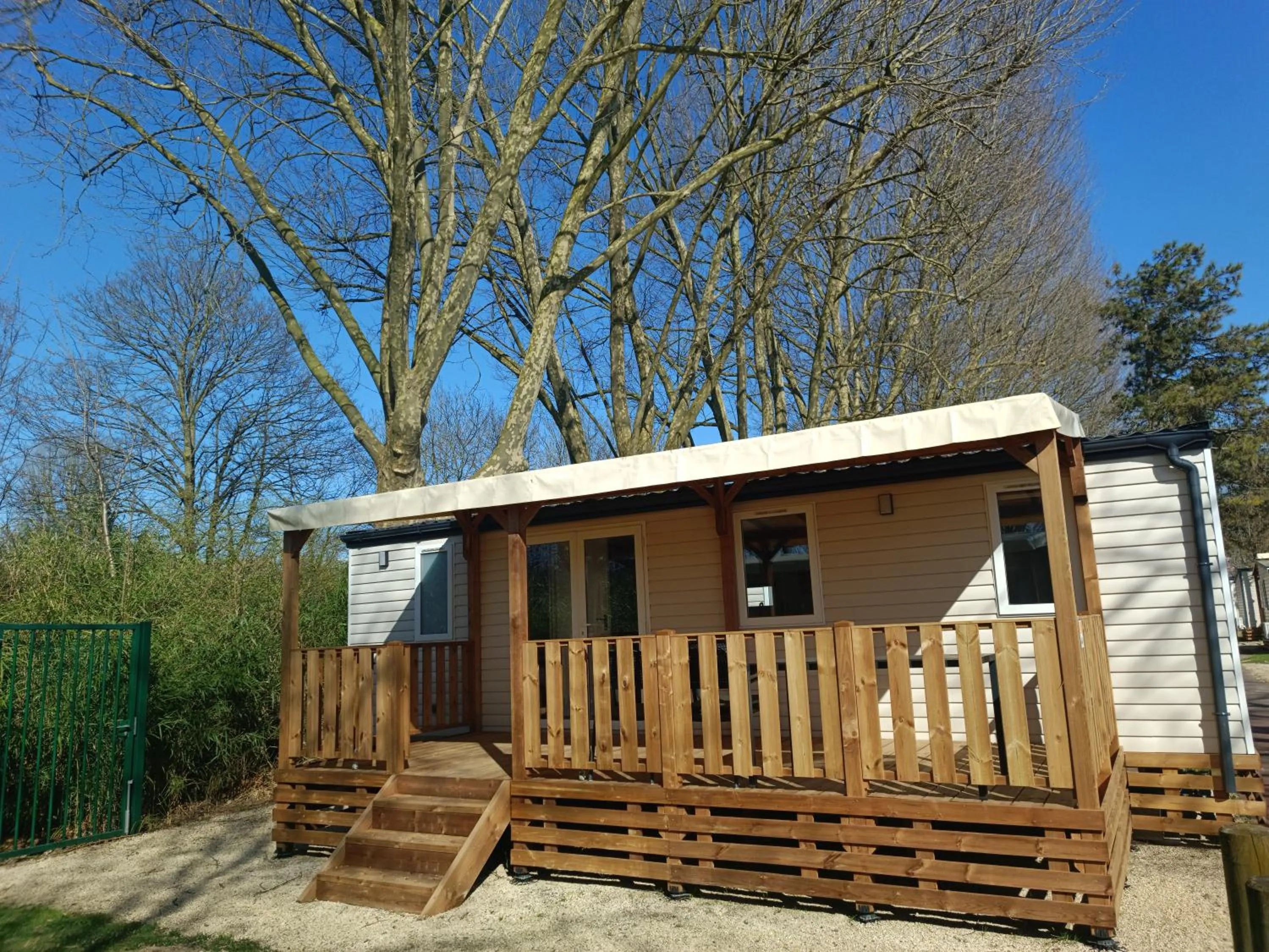 Spring in Camping Paris-Est