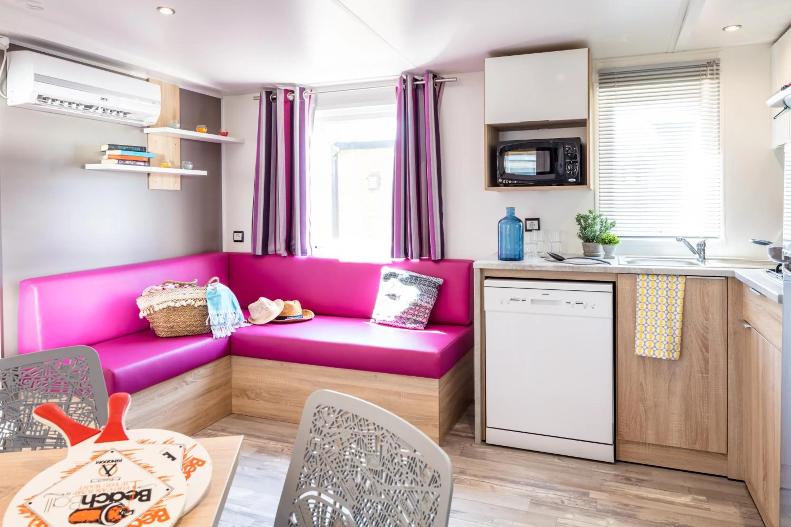 Kitchen or kitchenette in Camping Paris-Est
