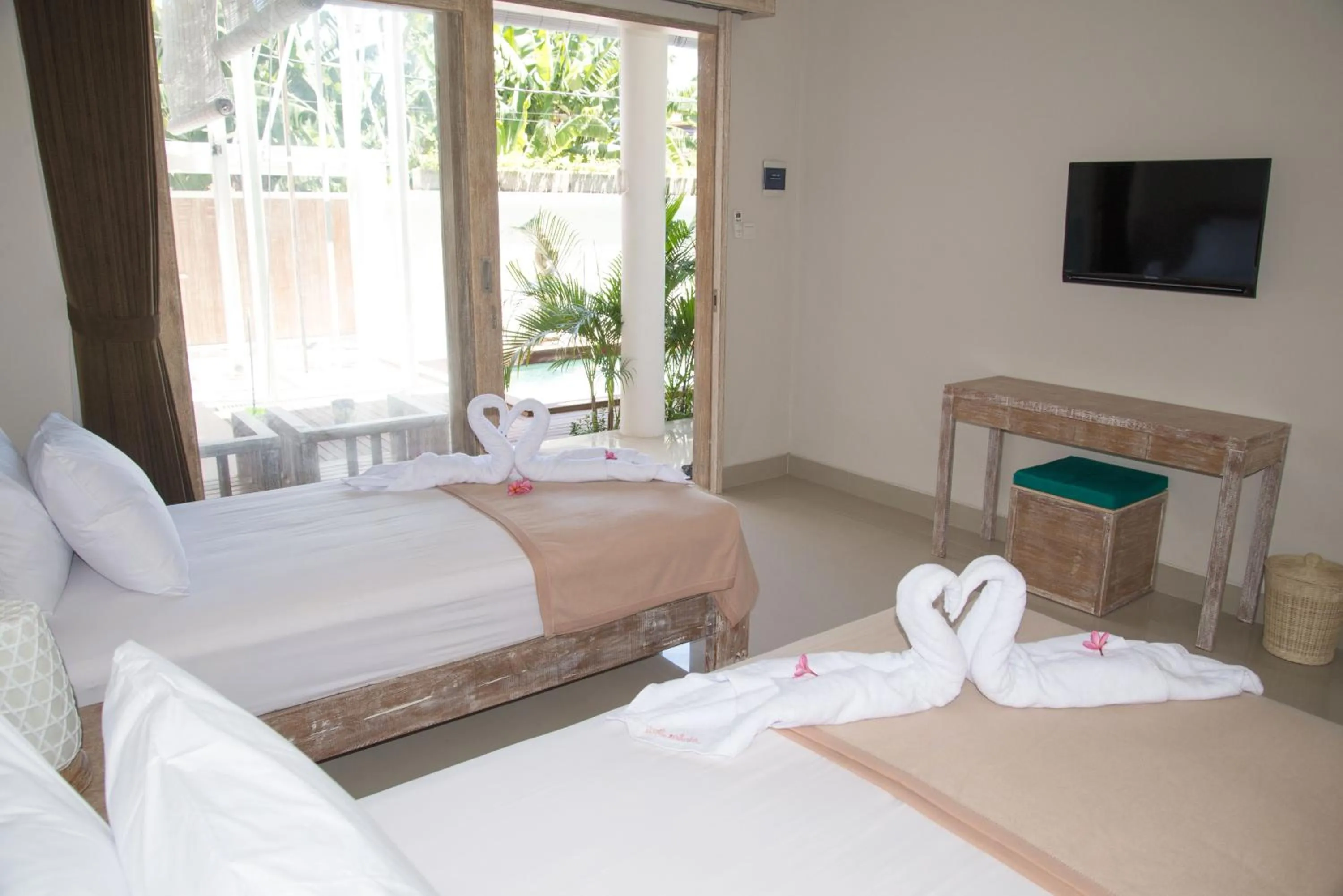 Communal lounge/ TV room, Bed in Matra Co Working & Co Living