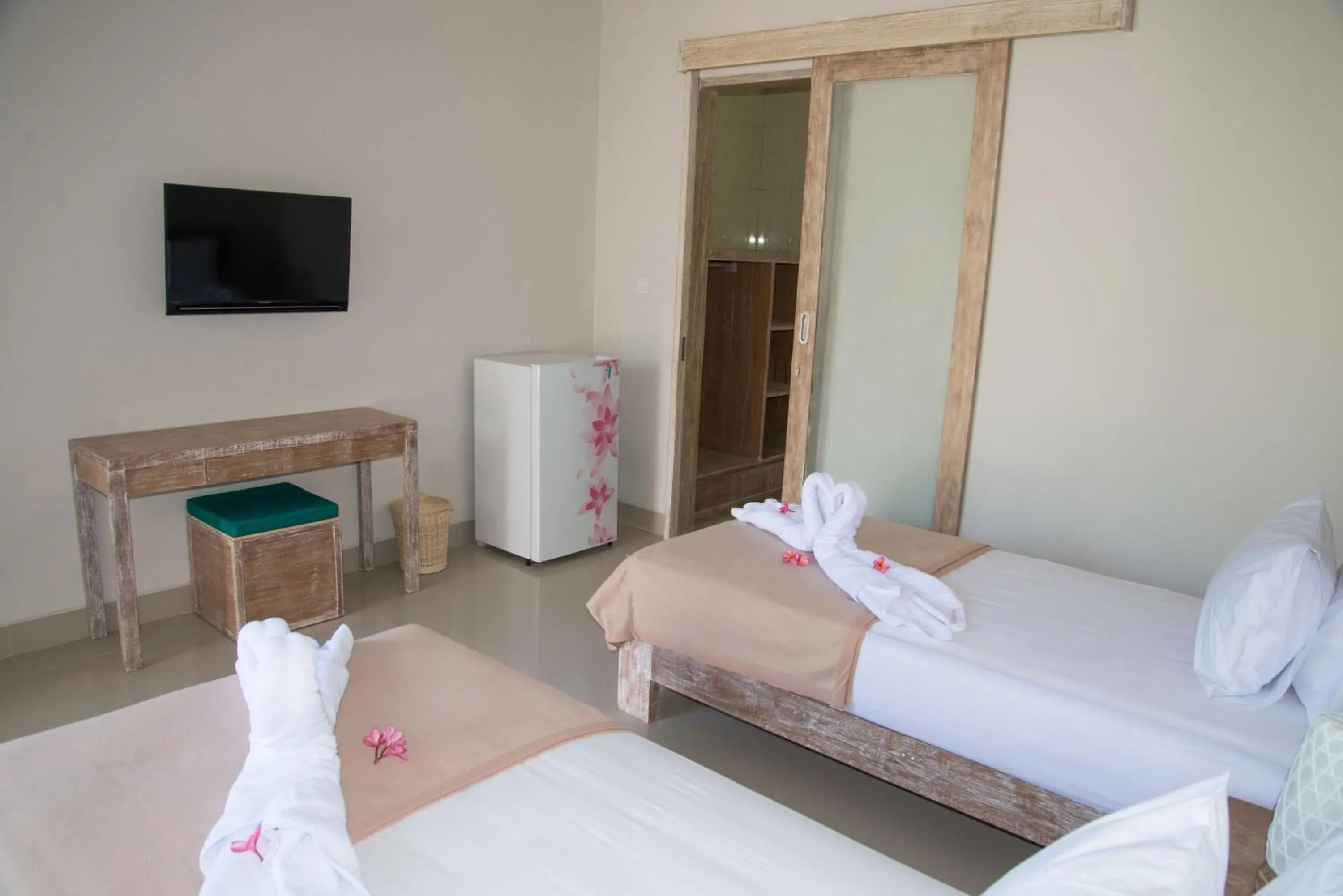 Deluxe Twin Room in Matra Co Working & Co Living Deluxe Twin Room in Matra Co Working & Co Living