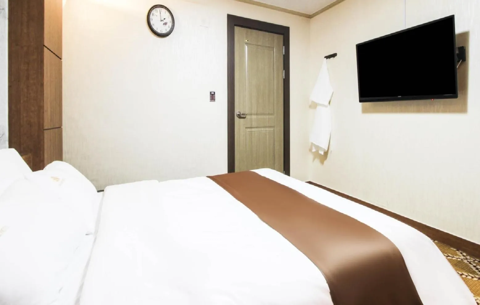 Bed in Uljin Grand Hotel