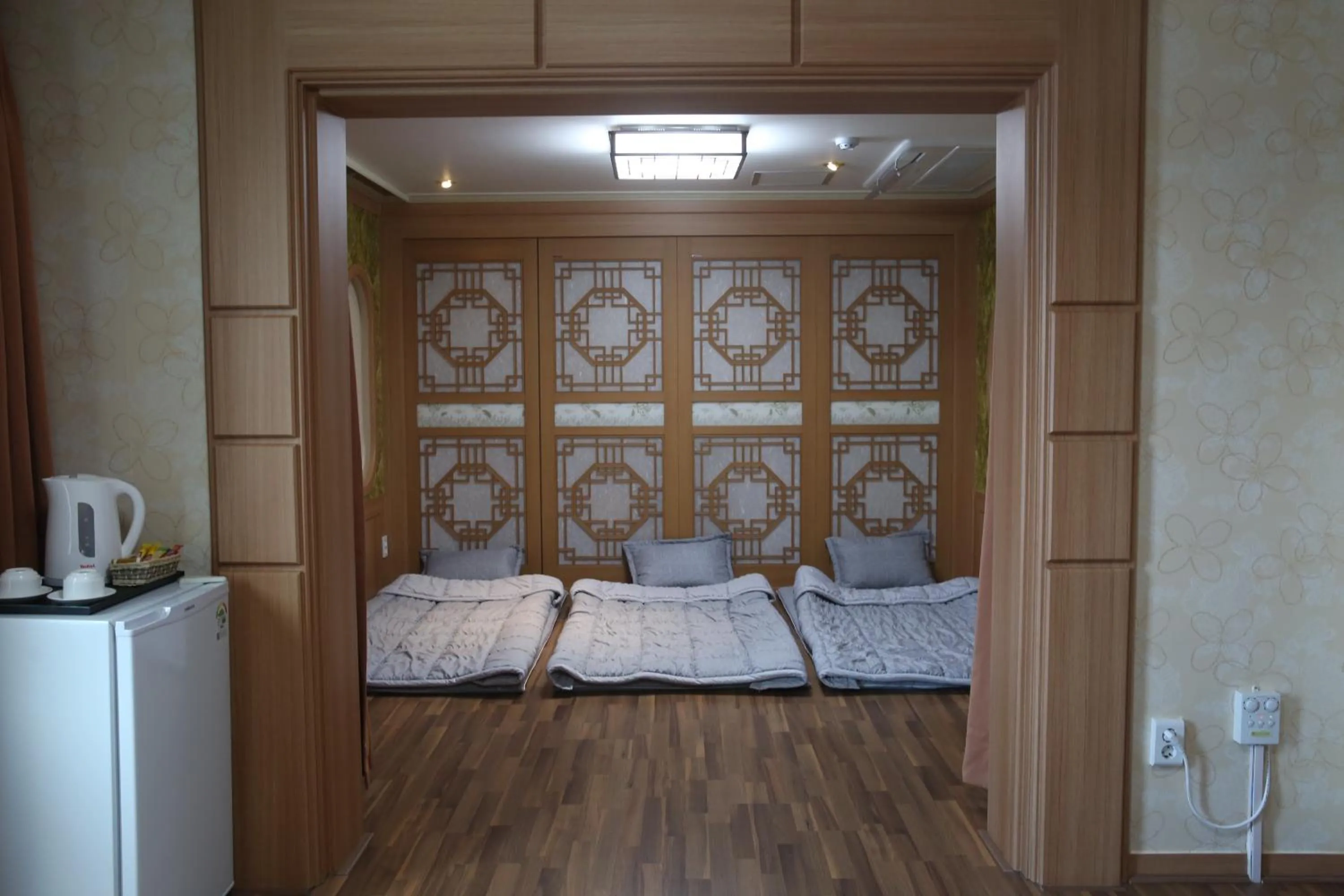 Property building, Bed in Uljin Grand Hotel
