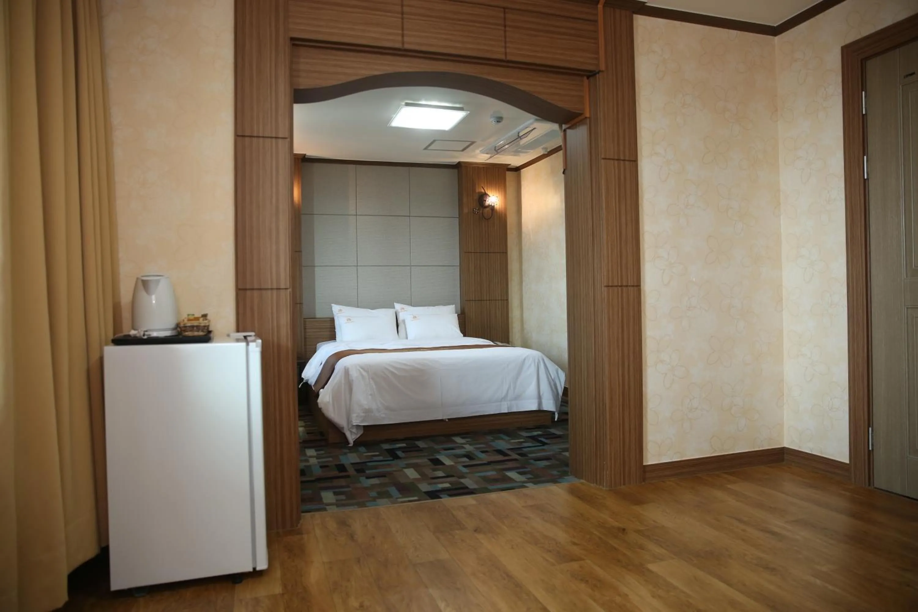 Property building, Bed in Uljin Grand Hotel