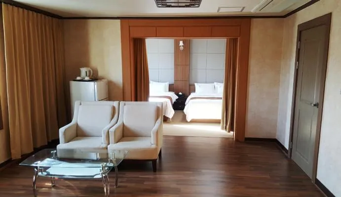 Living room in Uljin Grand Hotel