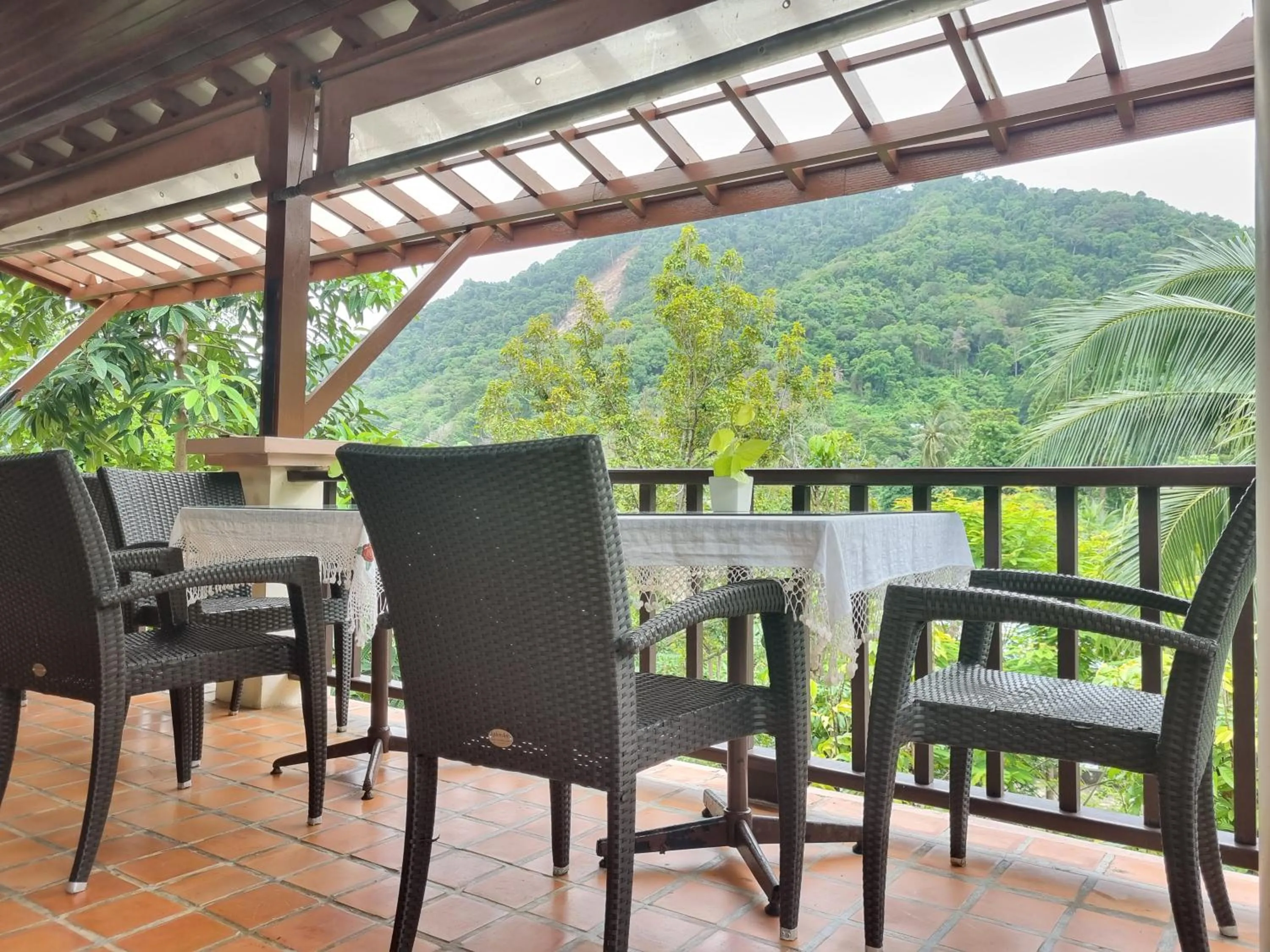 Restaurant/places to eat in Kata Interhouse Resort by Haii Collection