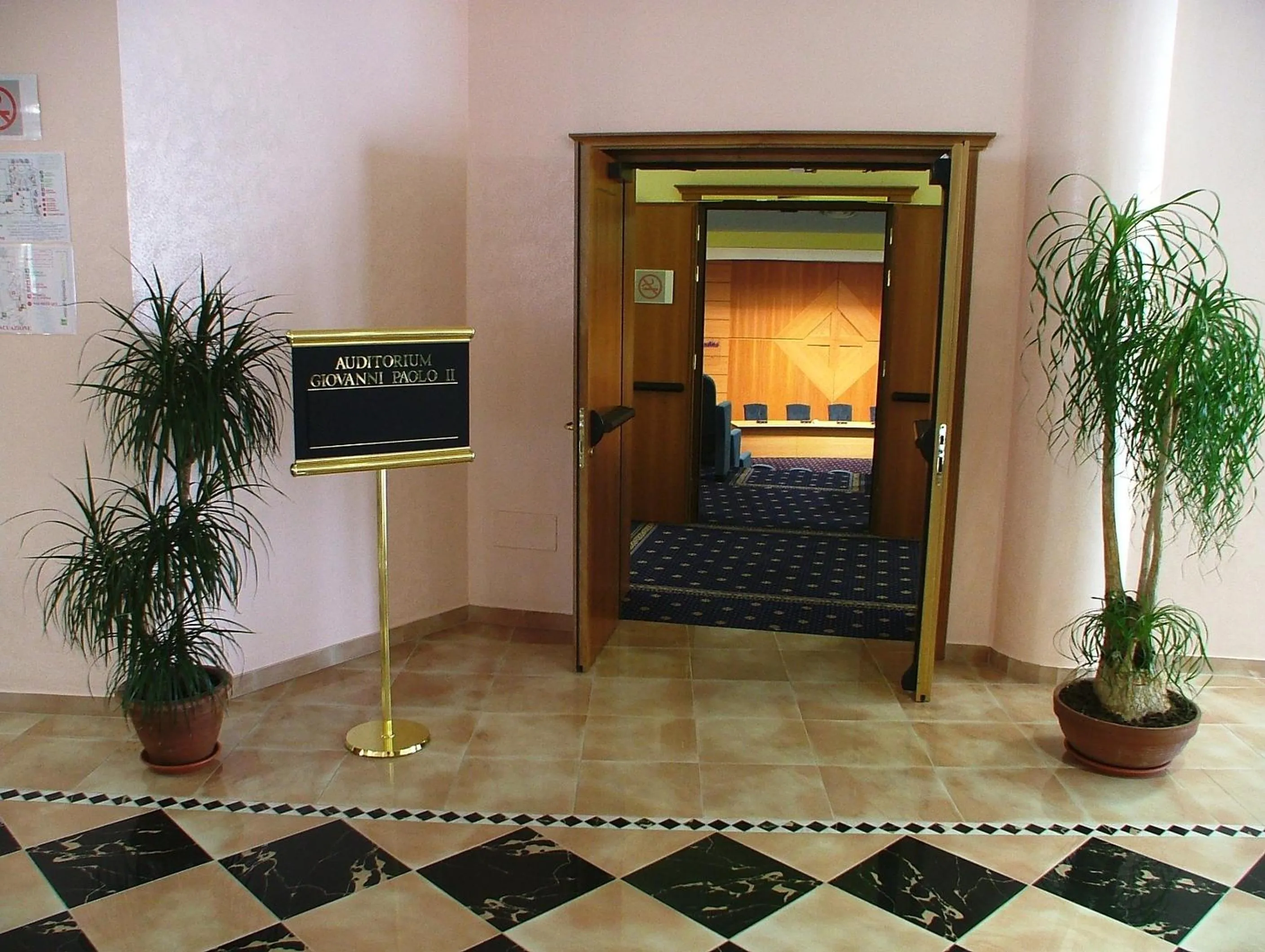 Business facilities in Hotel Centro di Spiritualità Padre Pio