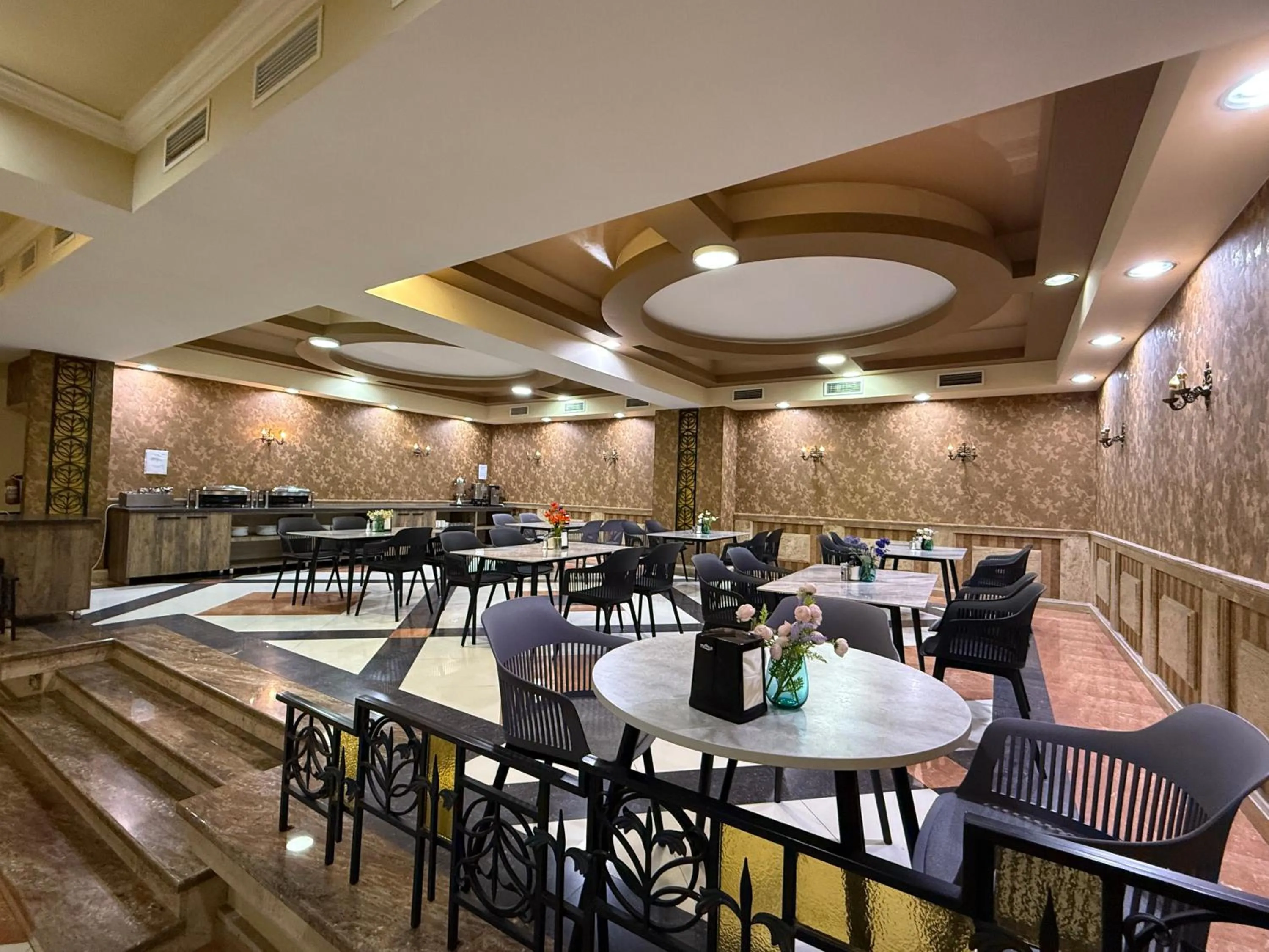 Restaurant/places to eat in Yerevan Deluxe Hotel