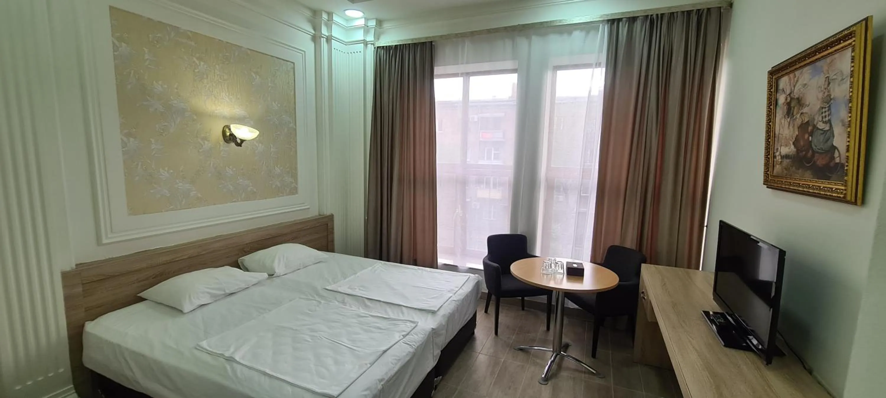 Photo of the whole room, Bed in Yerevan Deluxe Hotel