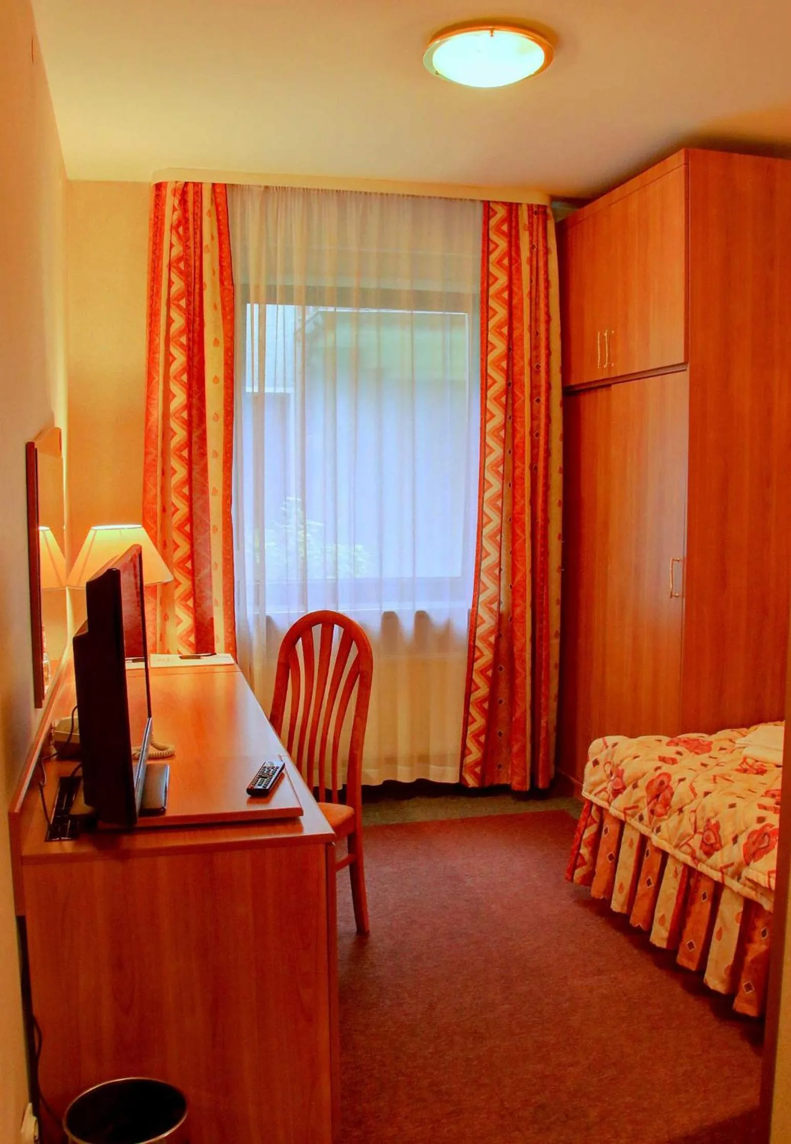 Photo of the whole room, Bed in Hotel Kama Park