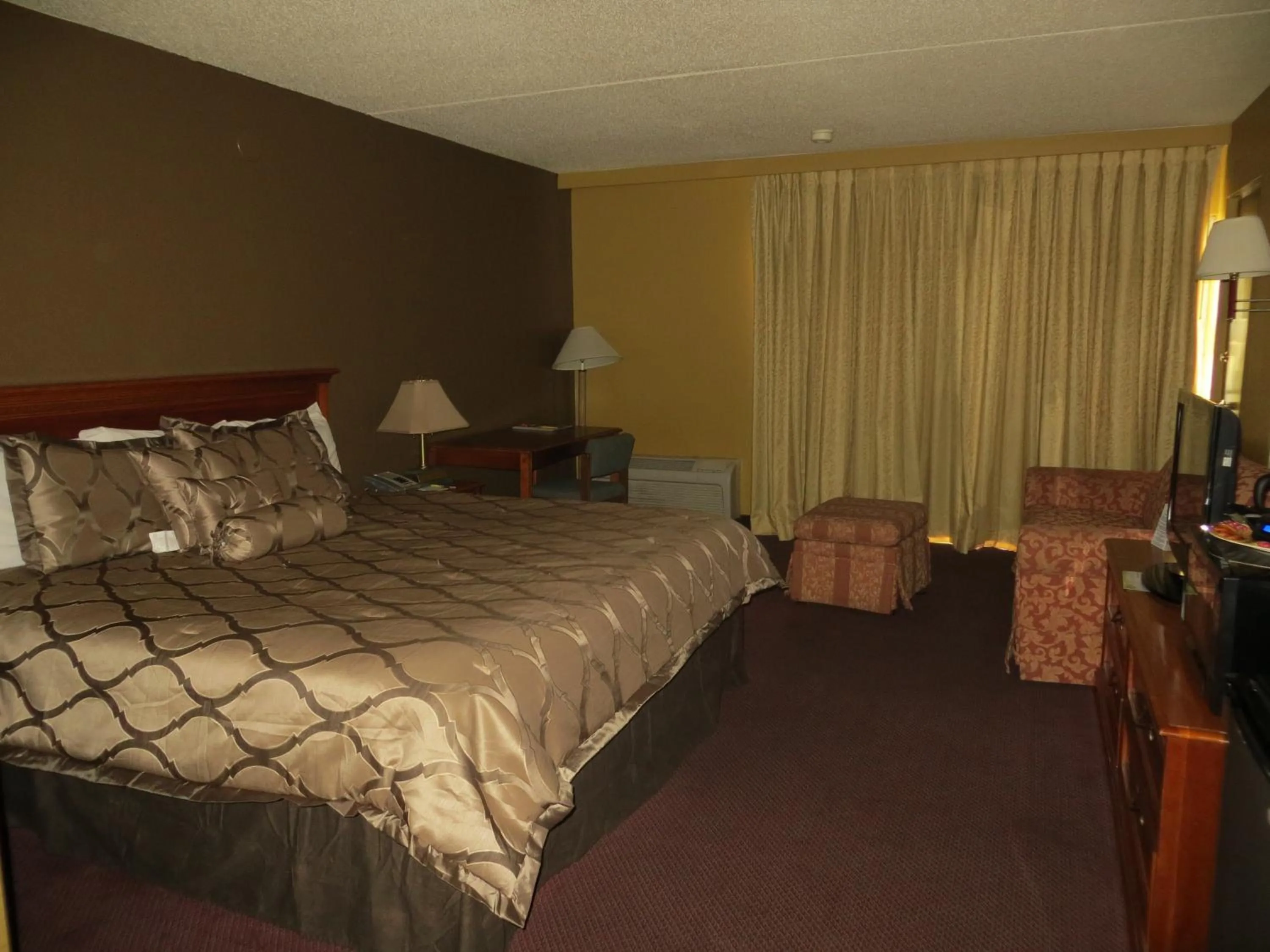Photo of the whole room, Bed in Days Inn by Wyndham Colorado Springs/Garden of the Gods