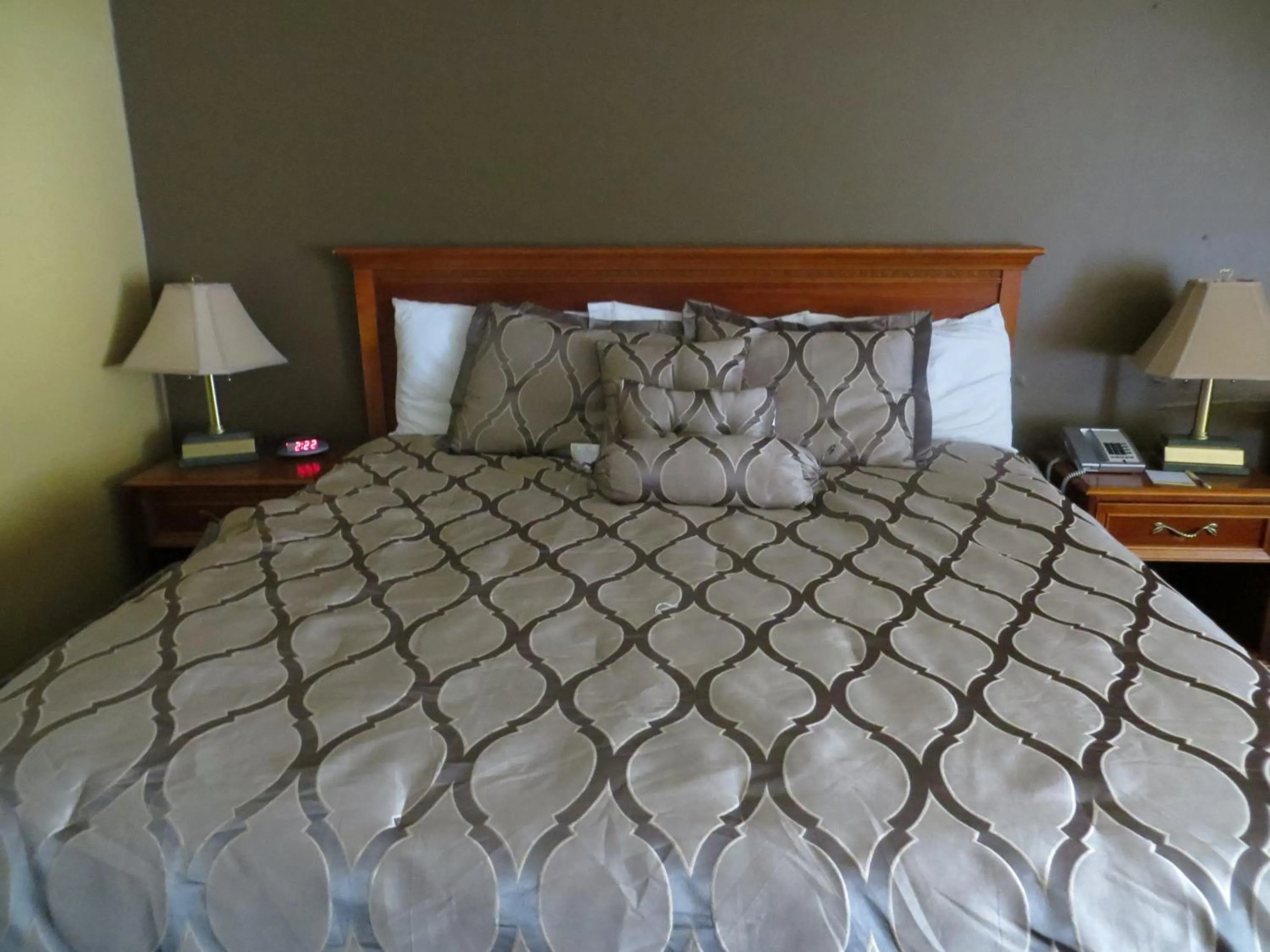 Bed in Days Inn by Wyndham Colorado Springs/Garden of the Gods