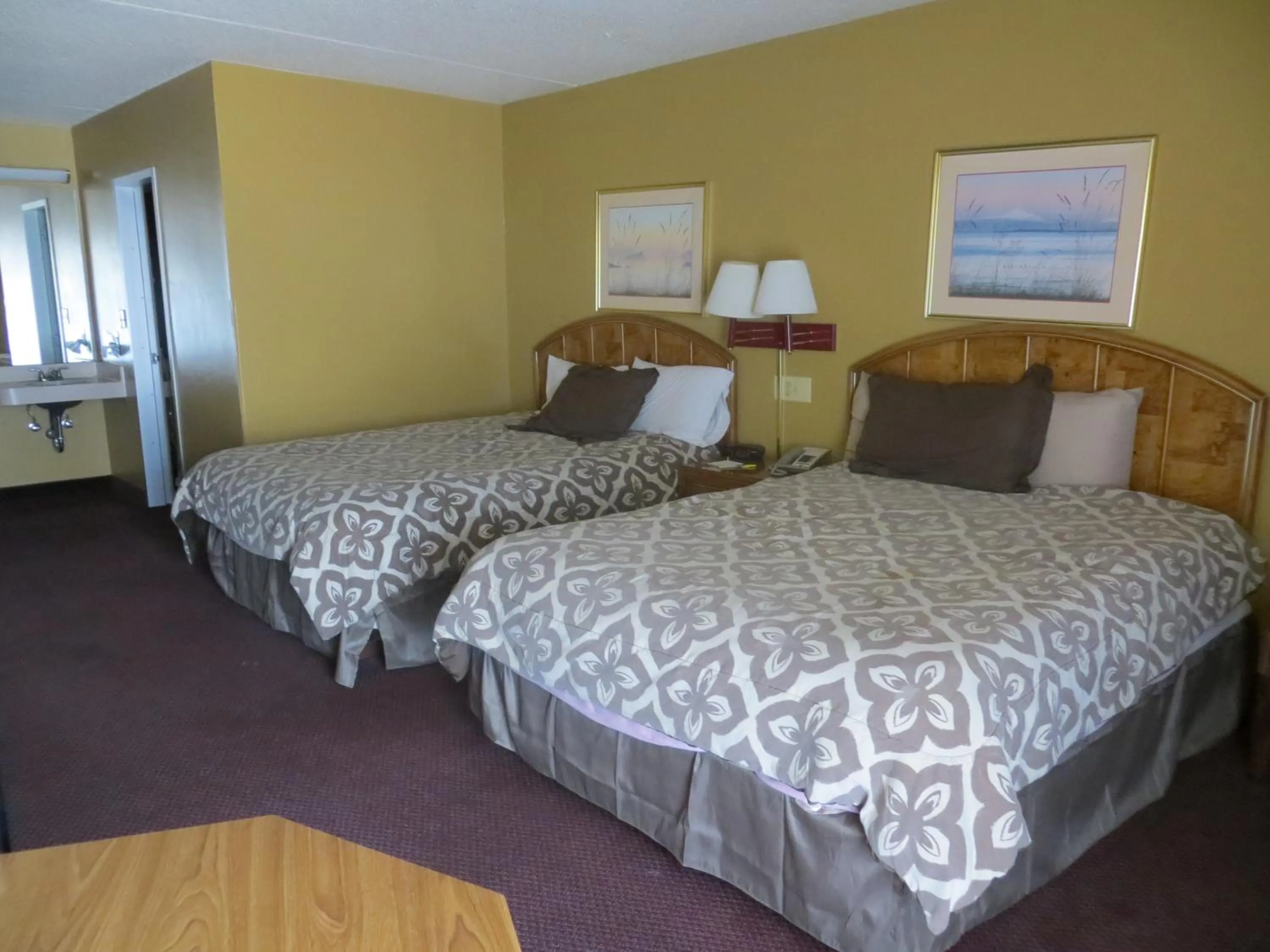 Bed in Days Inn by Wyndham Colorado Springs/Garden of the Gods