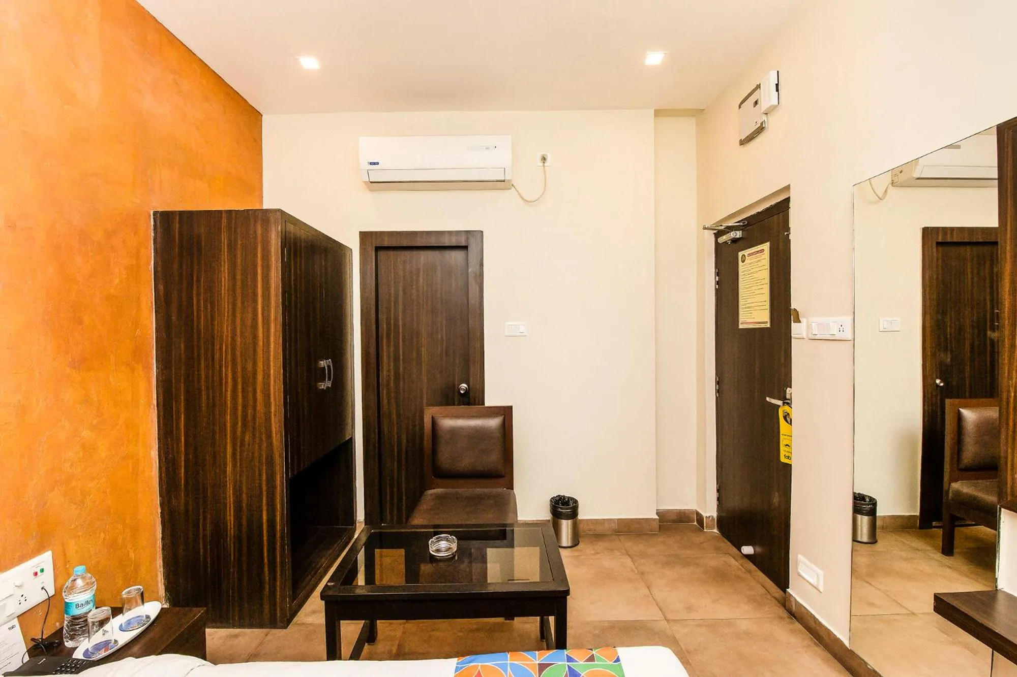 Bedroom in FabHotel De Sivalika - 500m from Belur Math