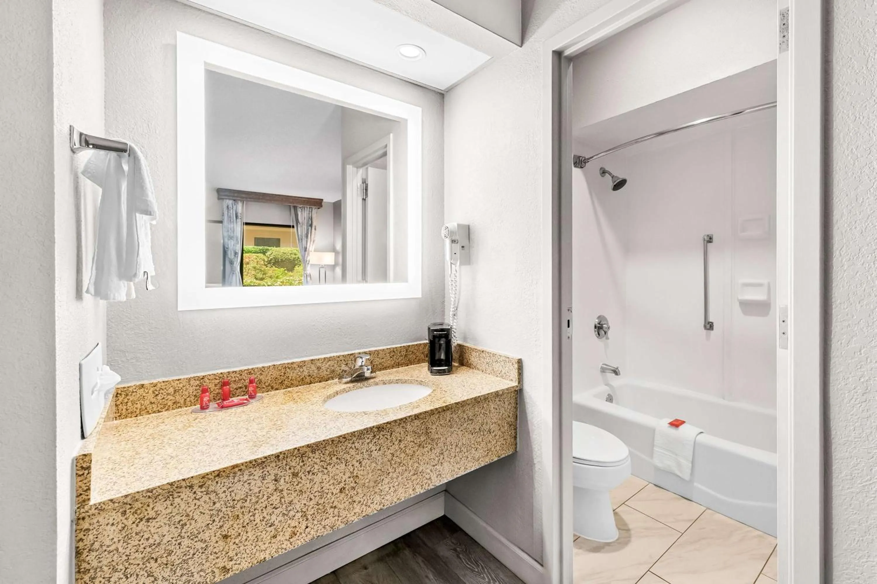 Bedroom in SureStay Plus Hotel by Best Western Southern Pines Pinehurst