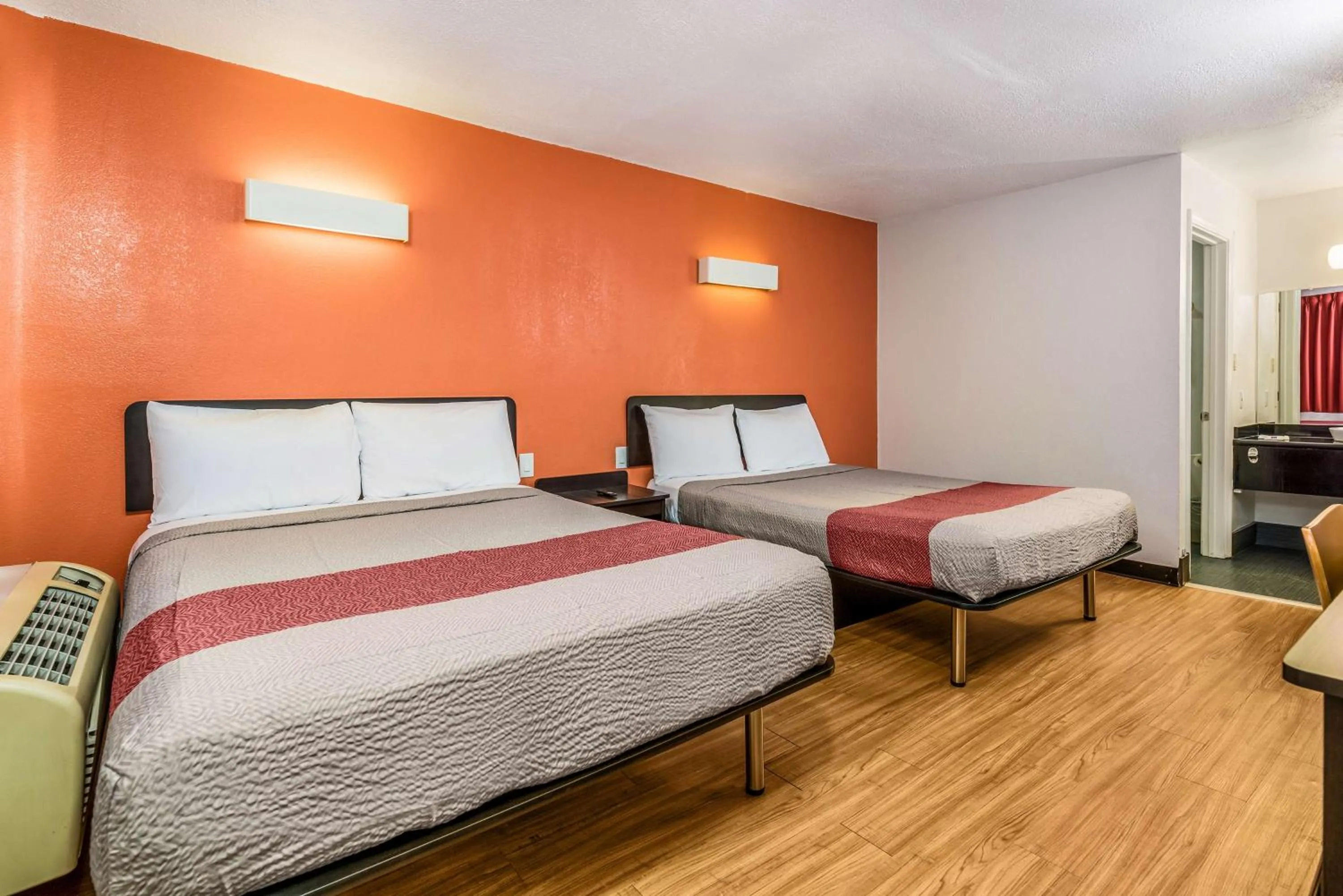 Photo of the whole room, Bed in Motel 6-Westley, CA