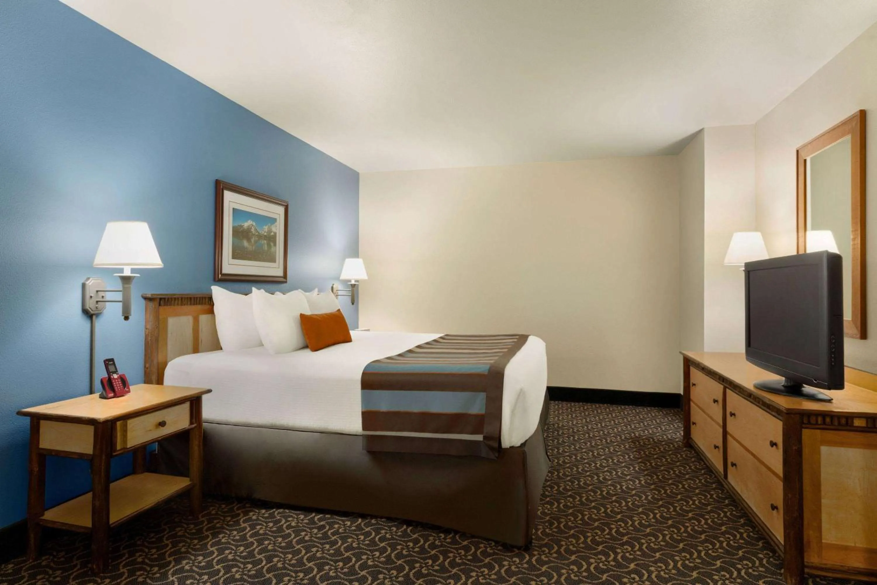 Photo of the whole room, Bed in Wingate by Wyndham Denver Tech Center