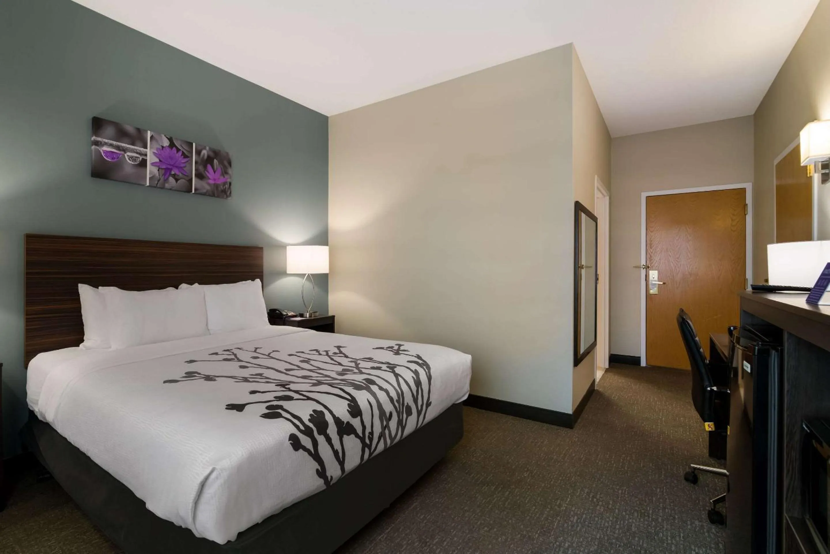 Bedroom, Bed in Garner Hotel Londonderry - Manchester by IHG