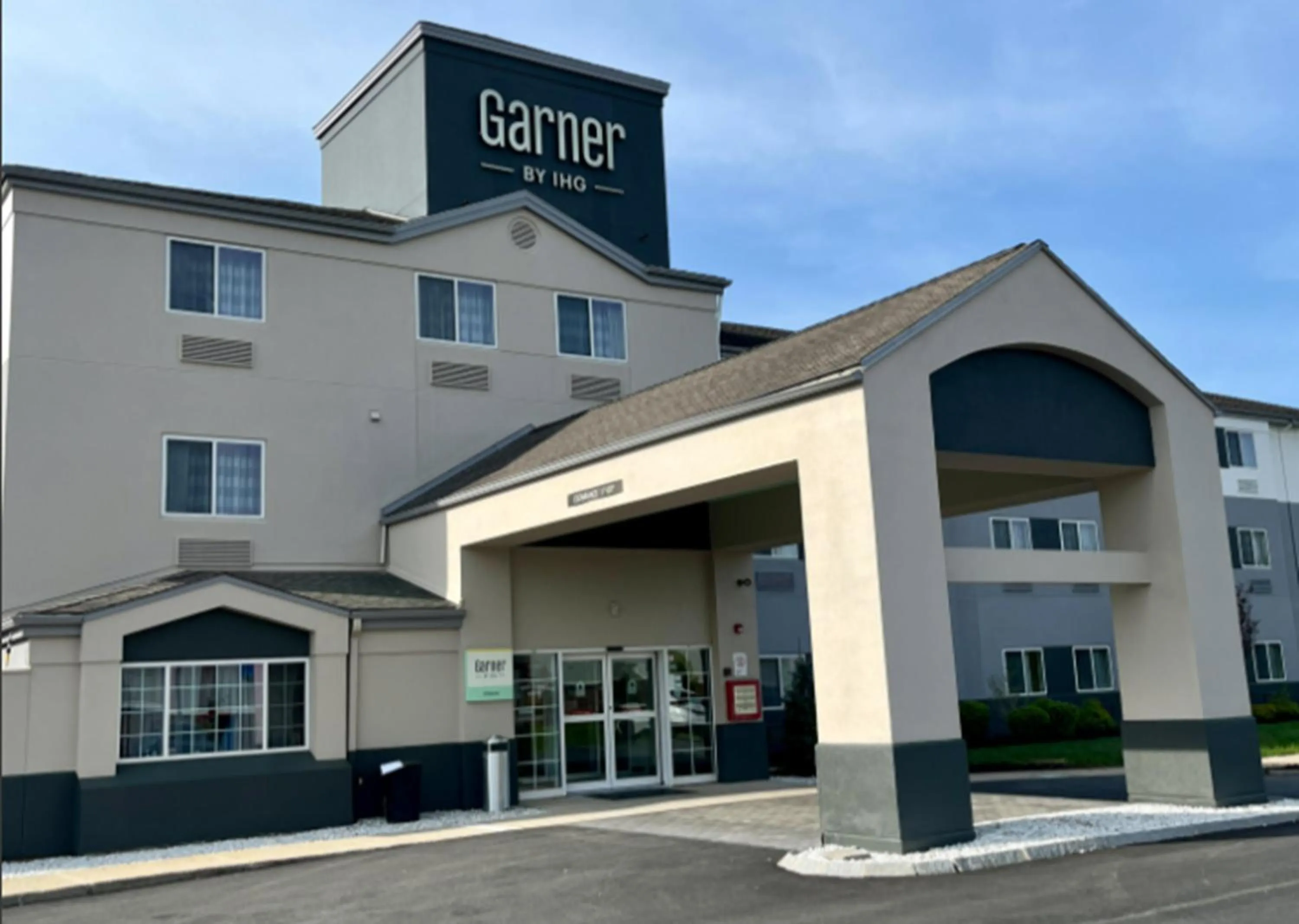 Property building in Garner Hotel Londonderry - Manchester by IHG