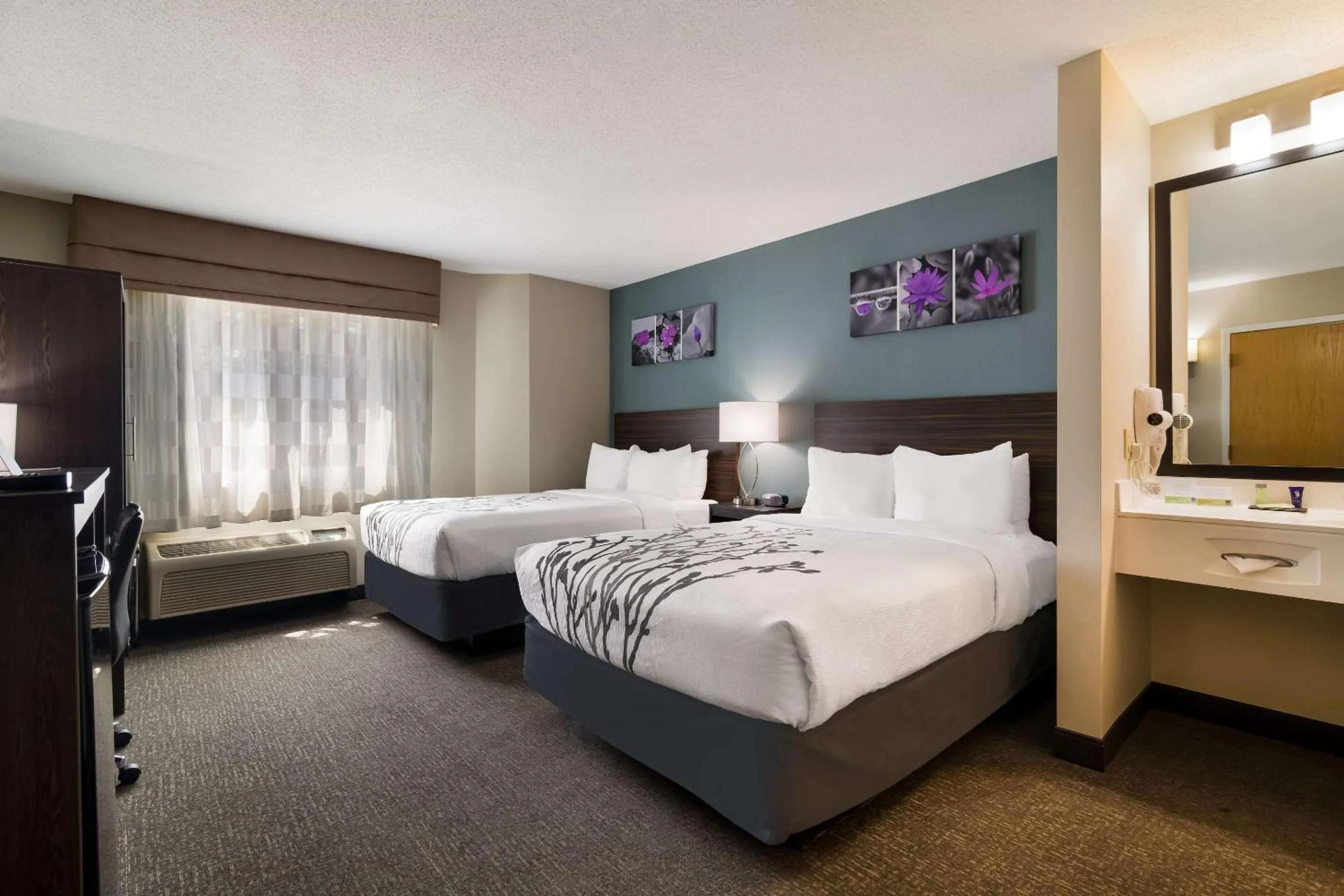 Bedroom, Bed in Garner Hotel Londonderry - Manchester by IHG