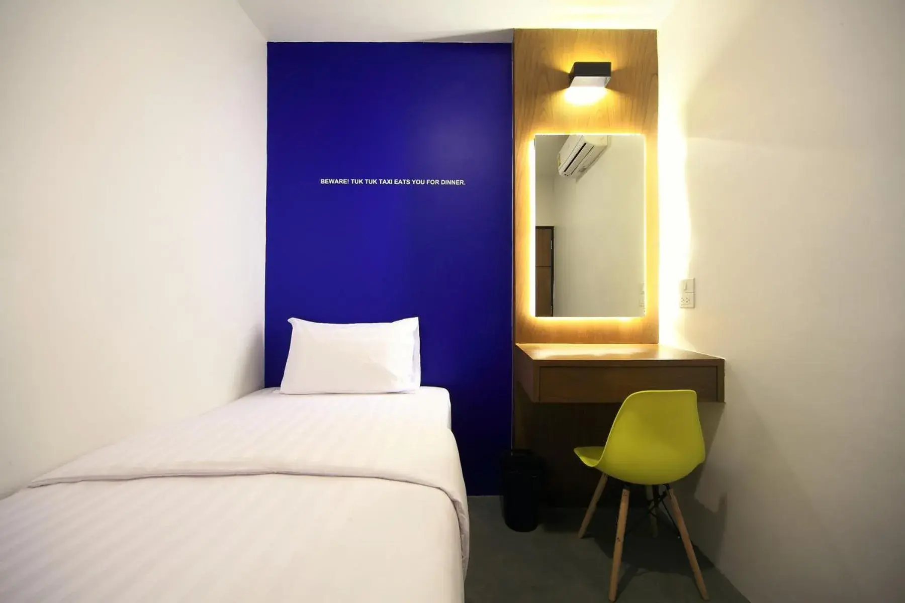 Single Room with Shared Bathroom in Tuk Tuk Hostel Single Room with Shared Bathroom in Tuk Tuk Hostel