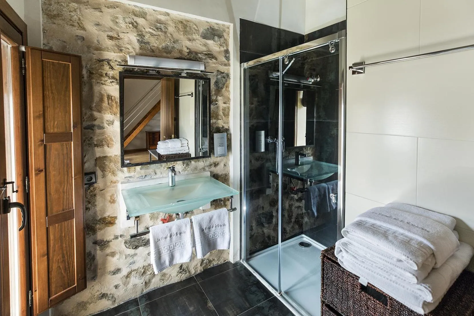 Bathroom, Bed in Hotel La Fonda De La Estación