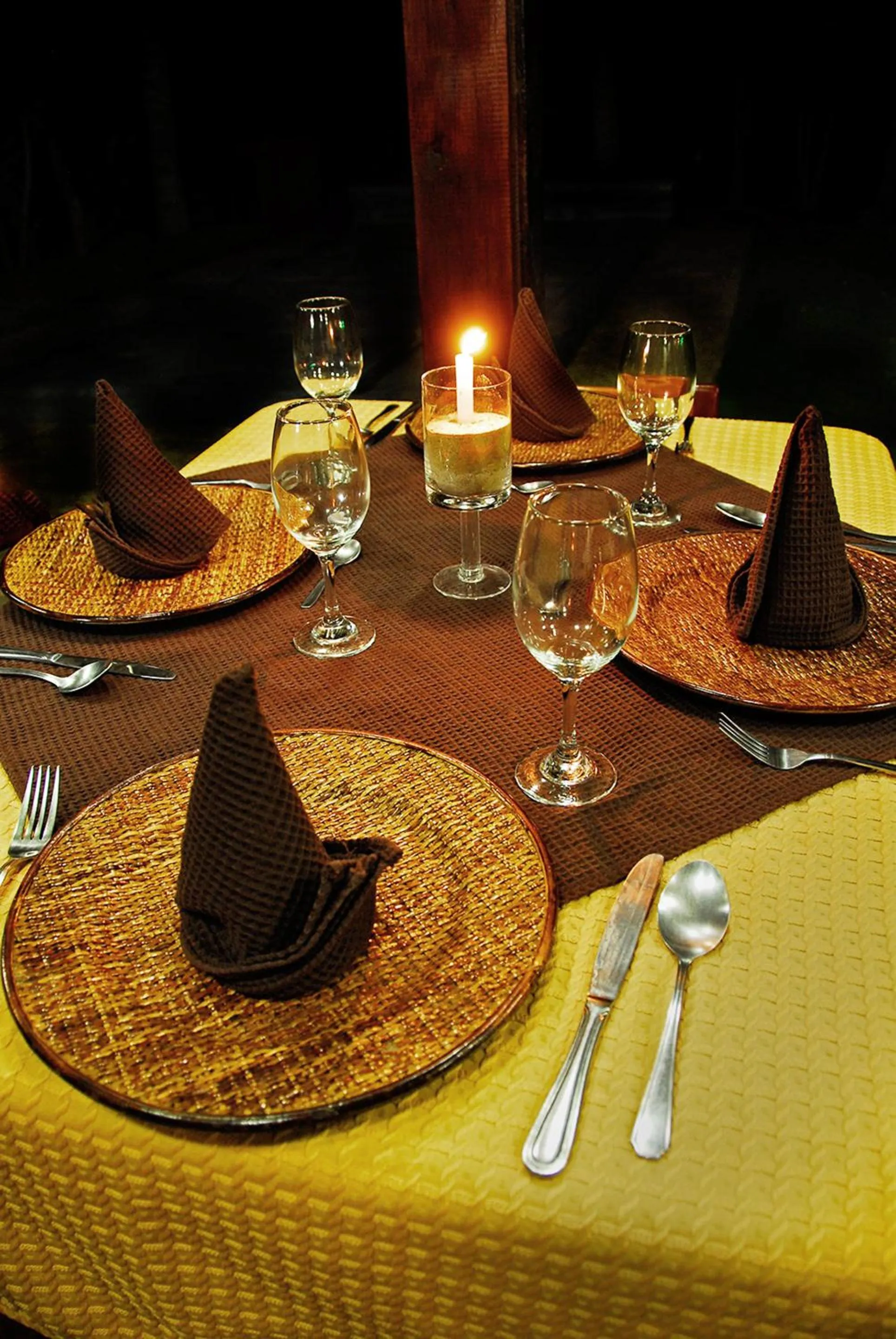 Restaurant/places to eat in The Wooden House Hotel