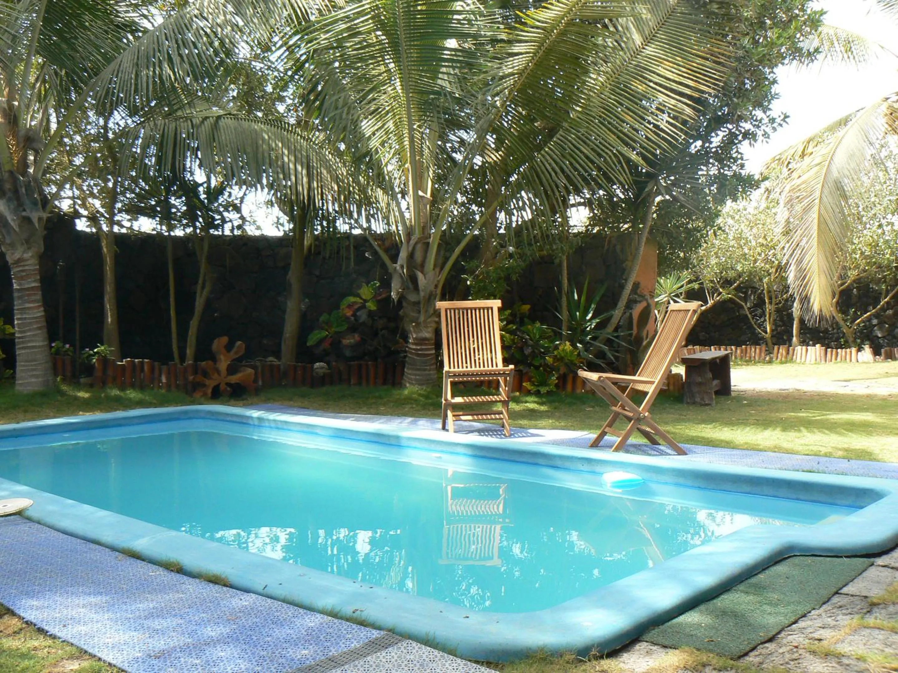 Swimming pool in The Wooden House Hotel