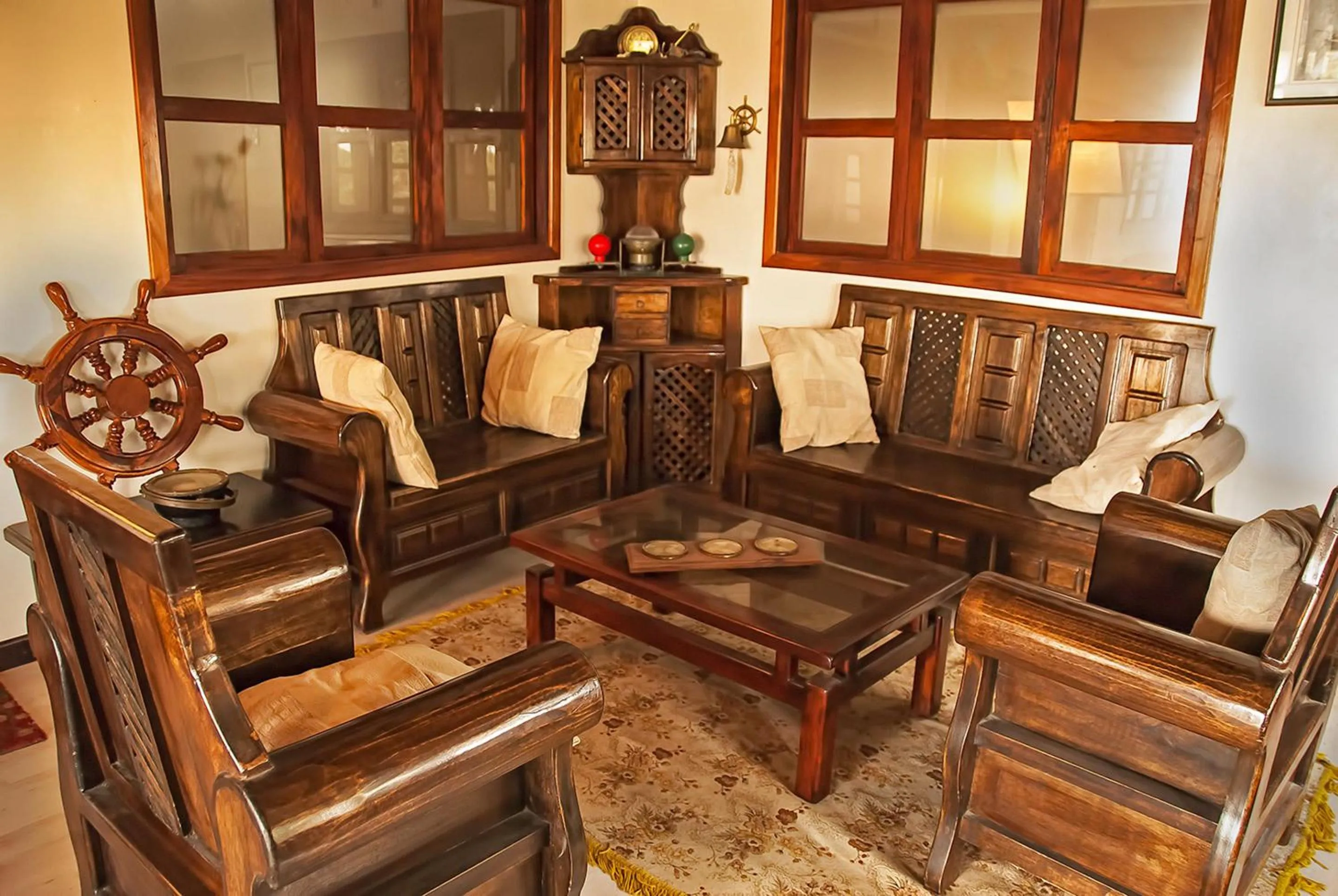 Lounge or bar in The Wooden House Hotel