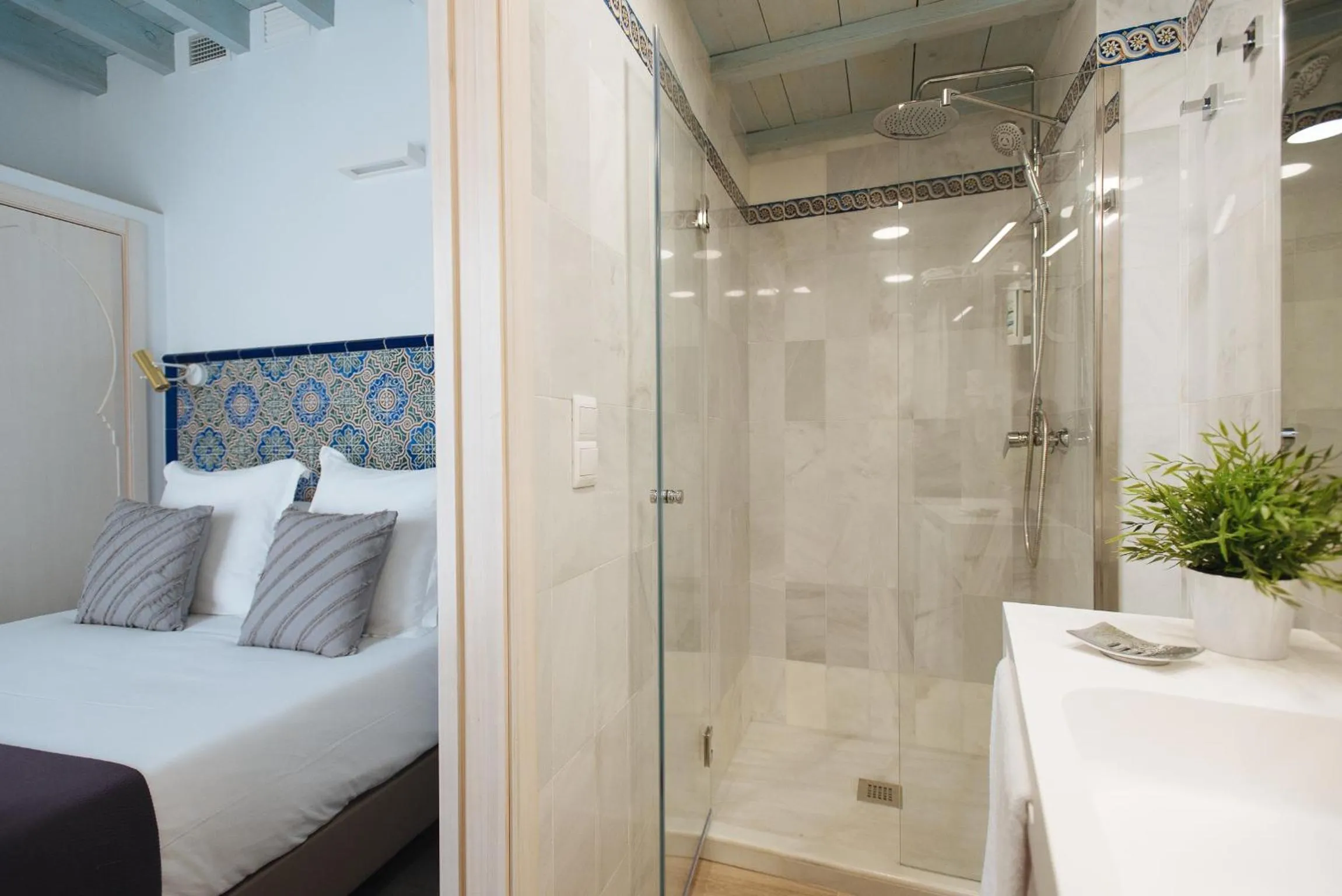 Shower, Bed in Hommyhome Casa Assle