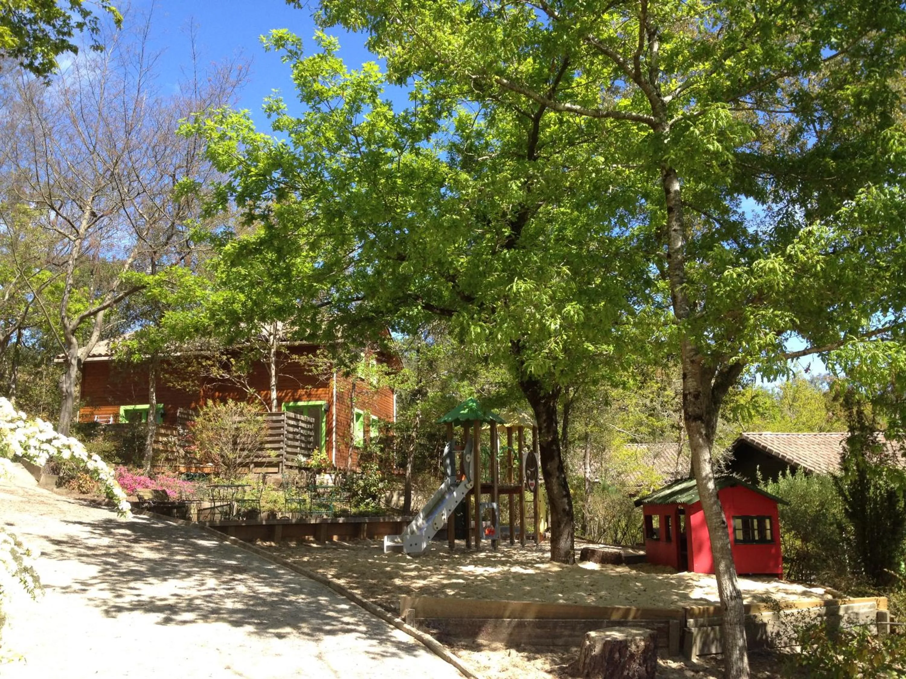 Children play ground in Village Nature et Océan à côté de la plage avec piscine et jacuzzi