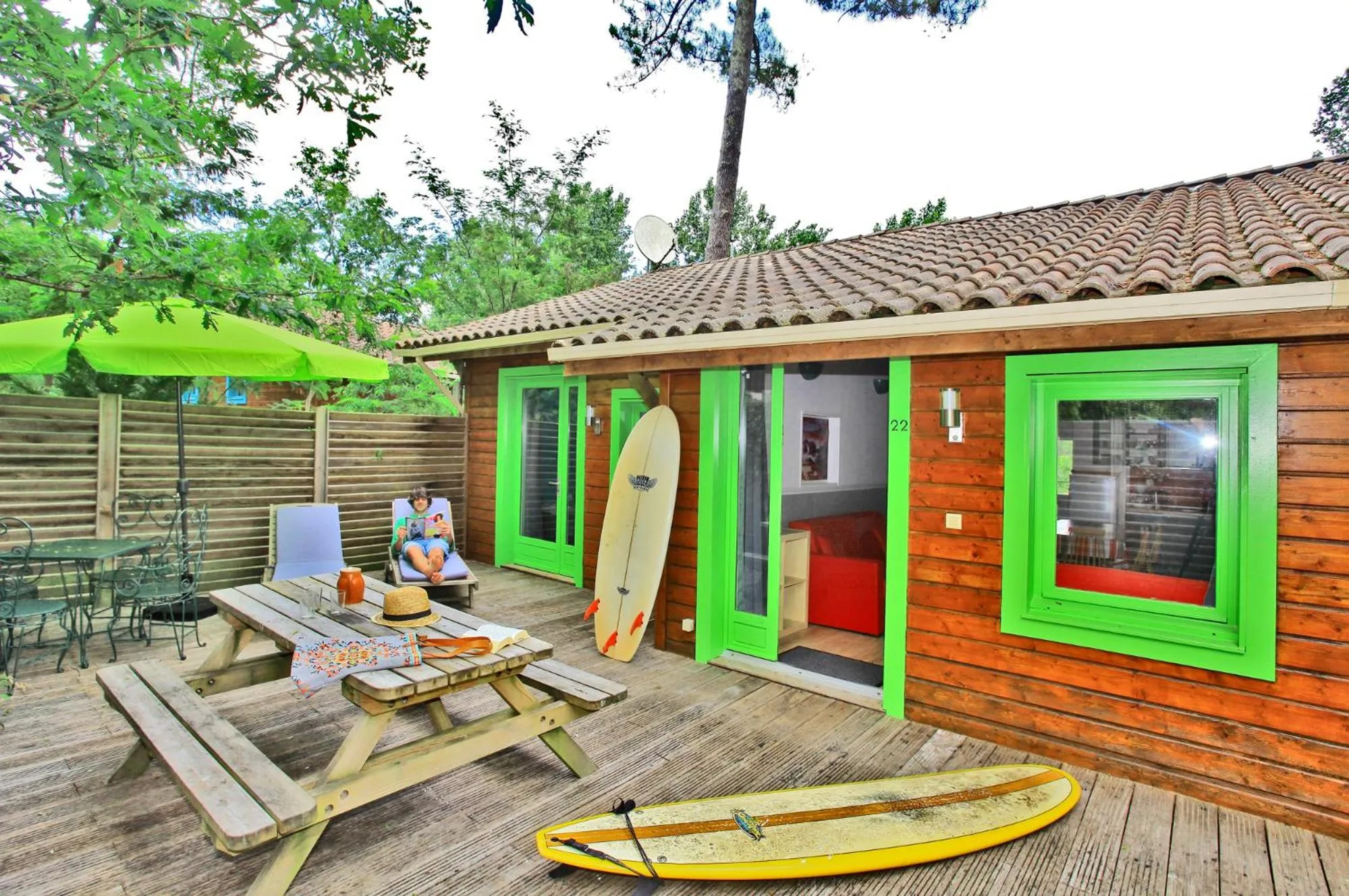 Patio in Village Nature et Océan à côté de la plage avec piscine et jacuzzi