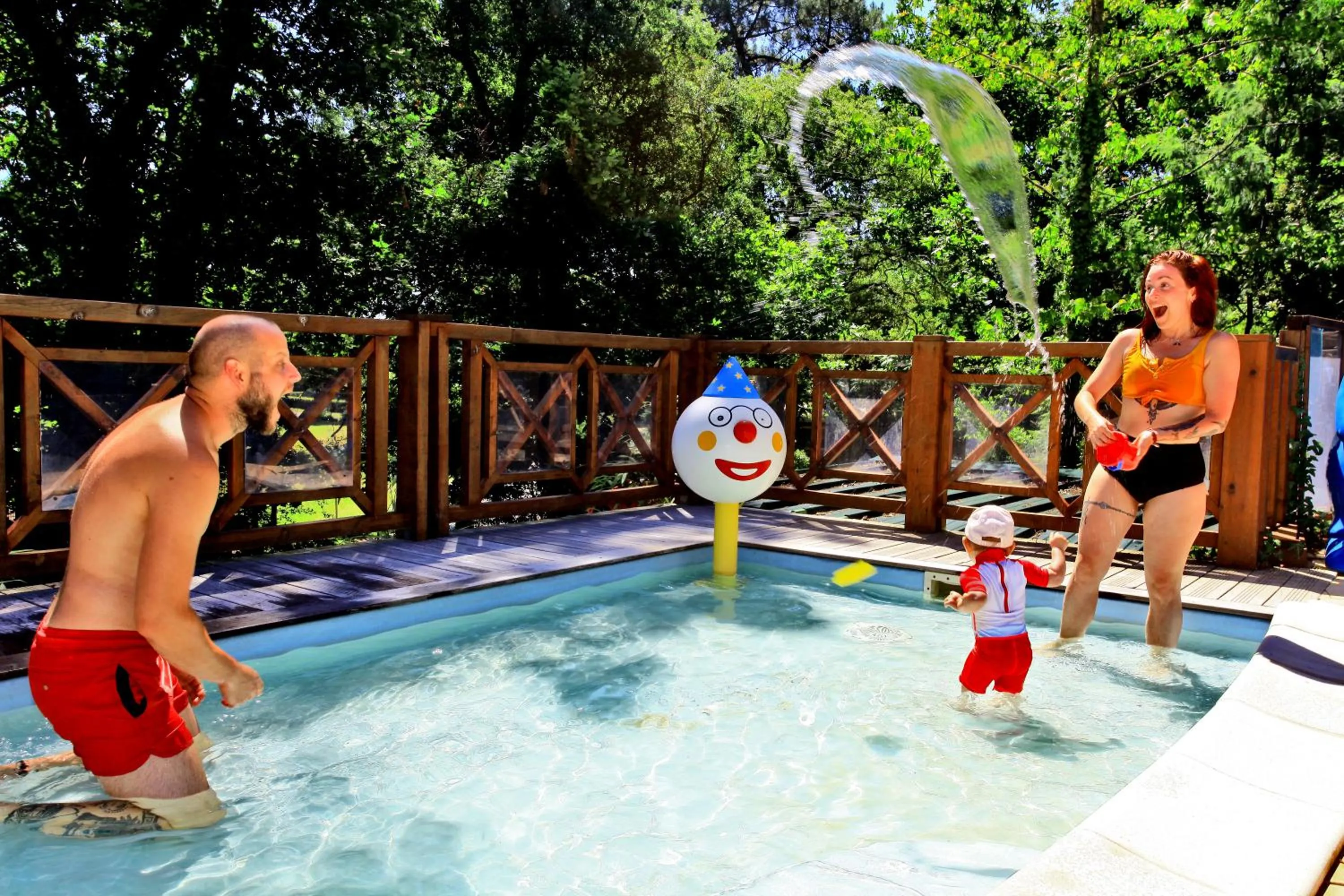 Swimming pool in Village Nature et Océan à côté de la plage avec piscine et jacuzzi